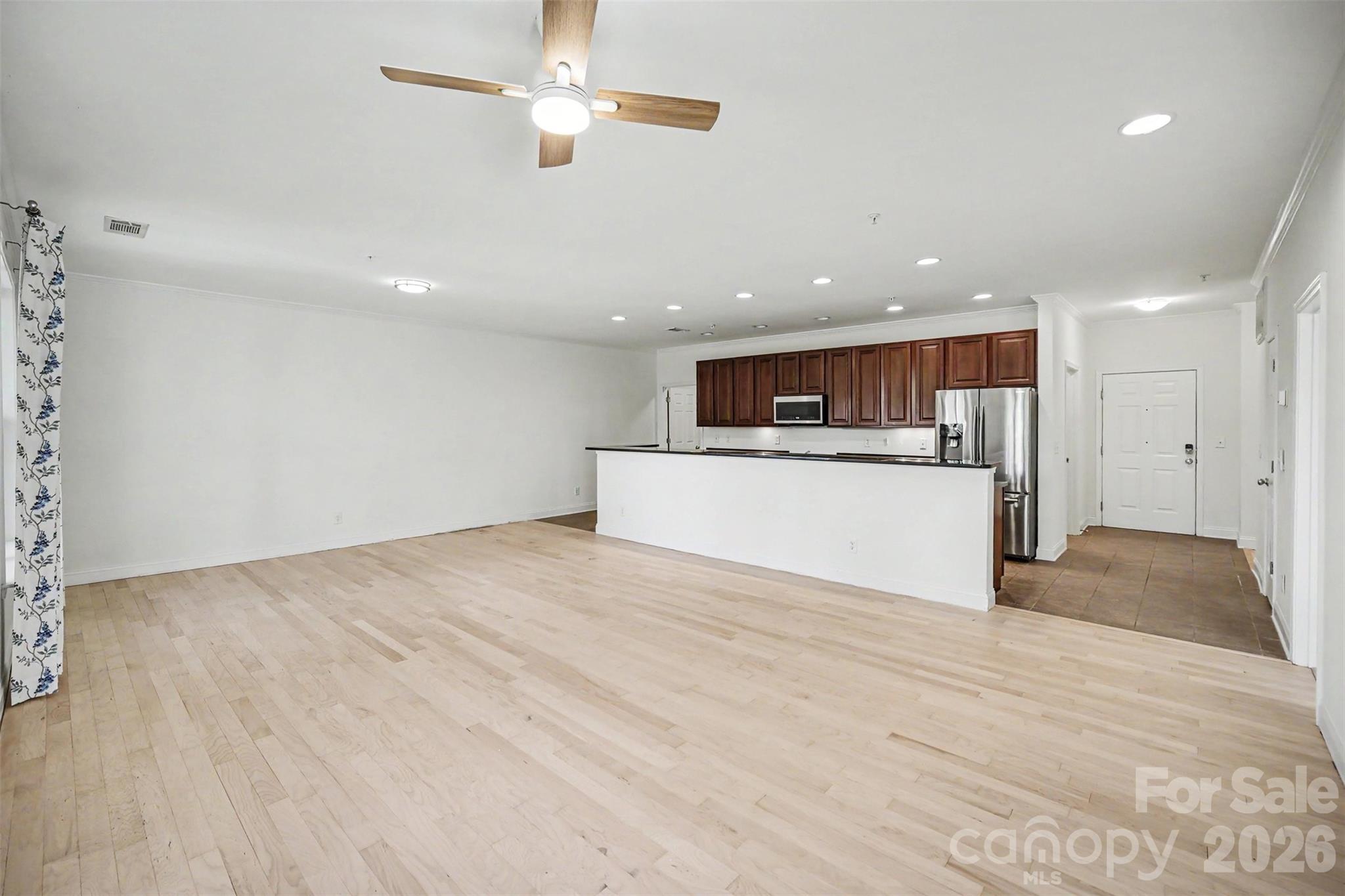 1000 E Woodlawn Road #415 — Charlotte