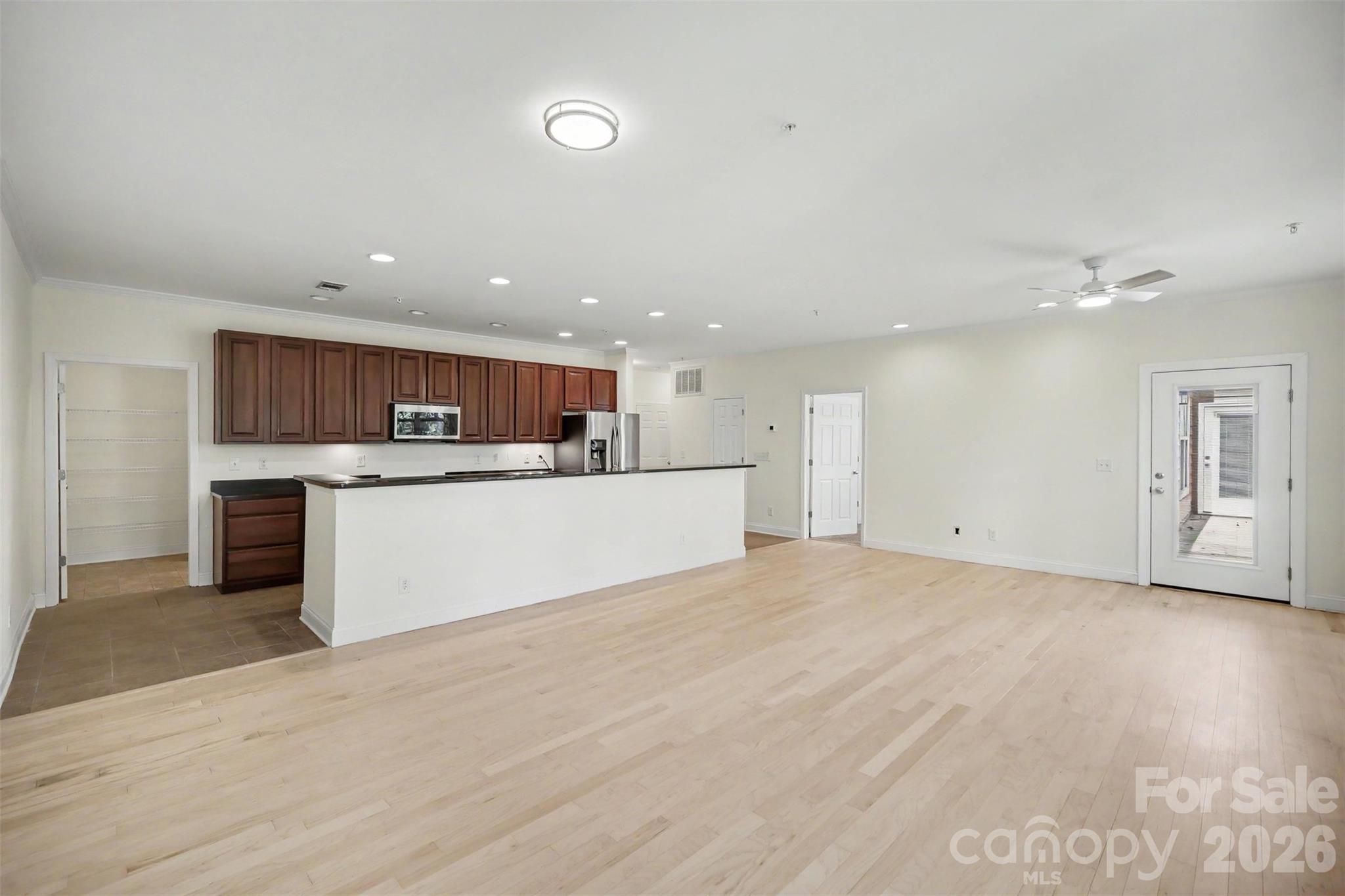1000 E Woodlawn Road #415 — Charlotte