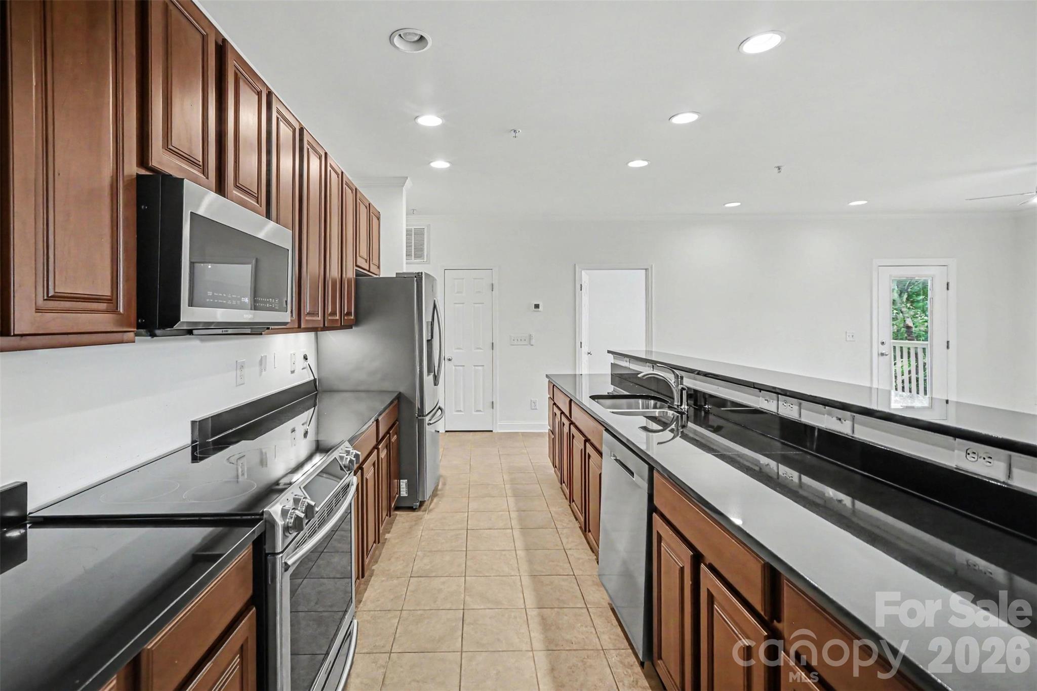 1000 E Woodlawn Road #415 — Charlotte