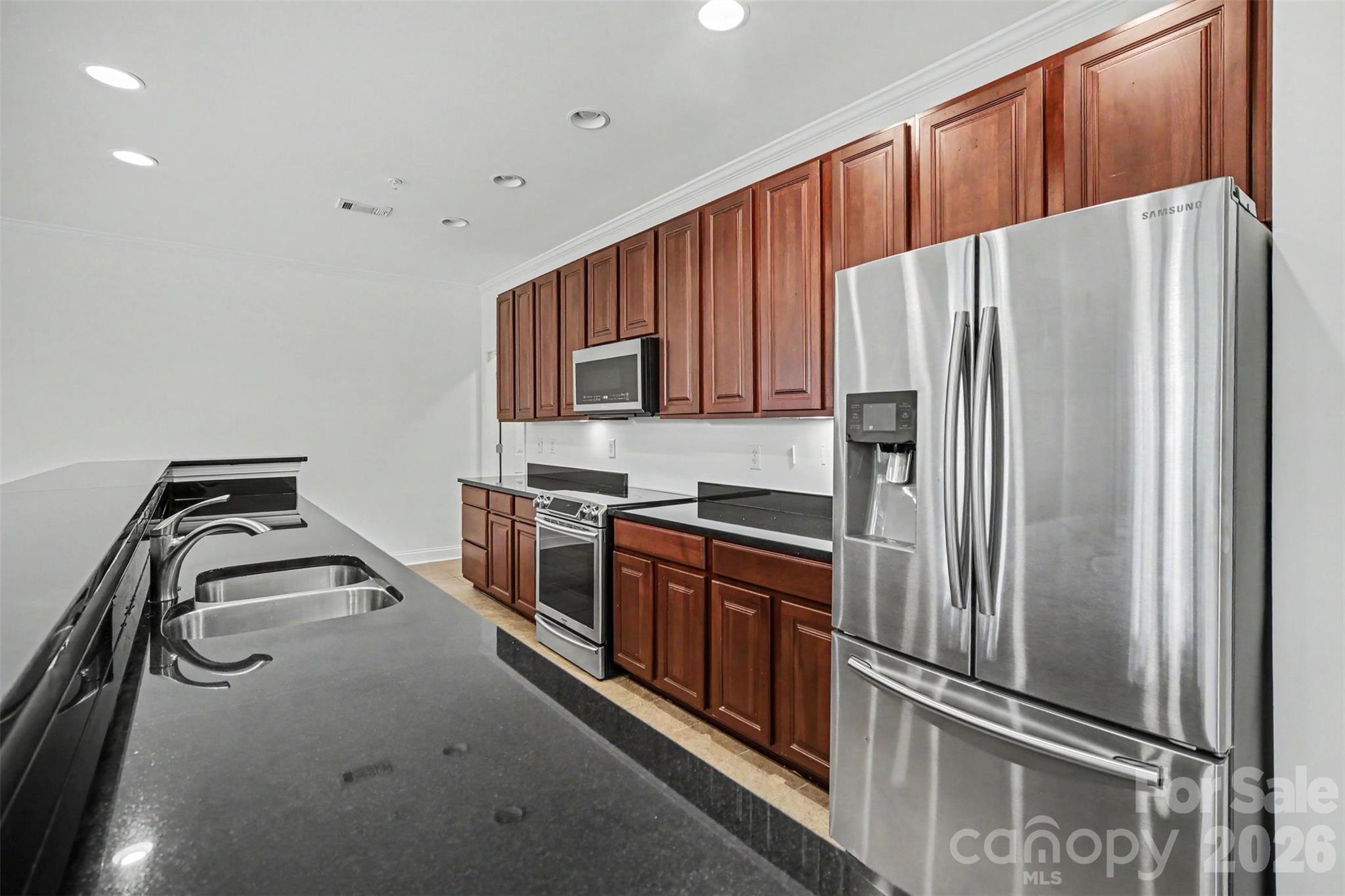 1000 E Woodlawn Road #415 — Charlotte