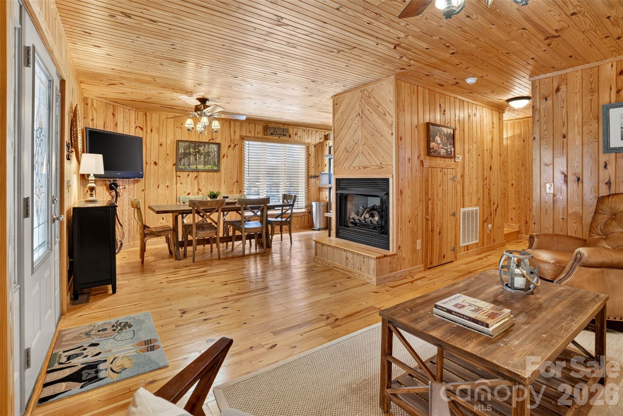 108 Beach Drive — New London