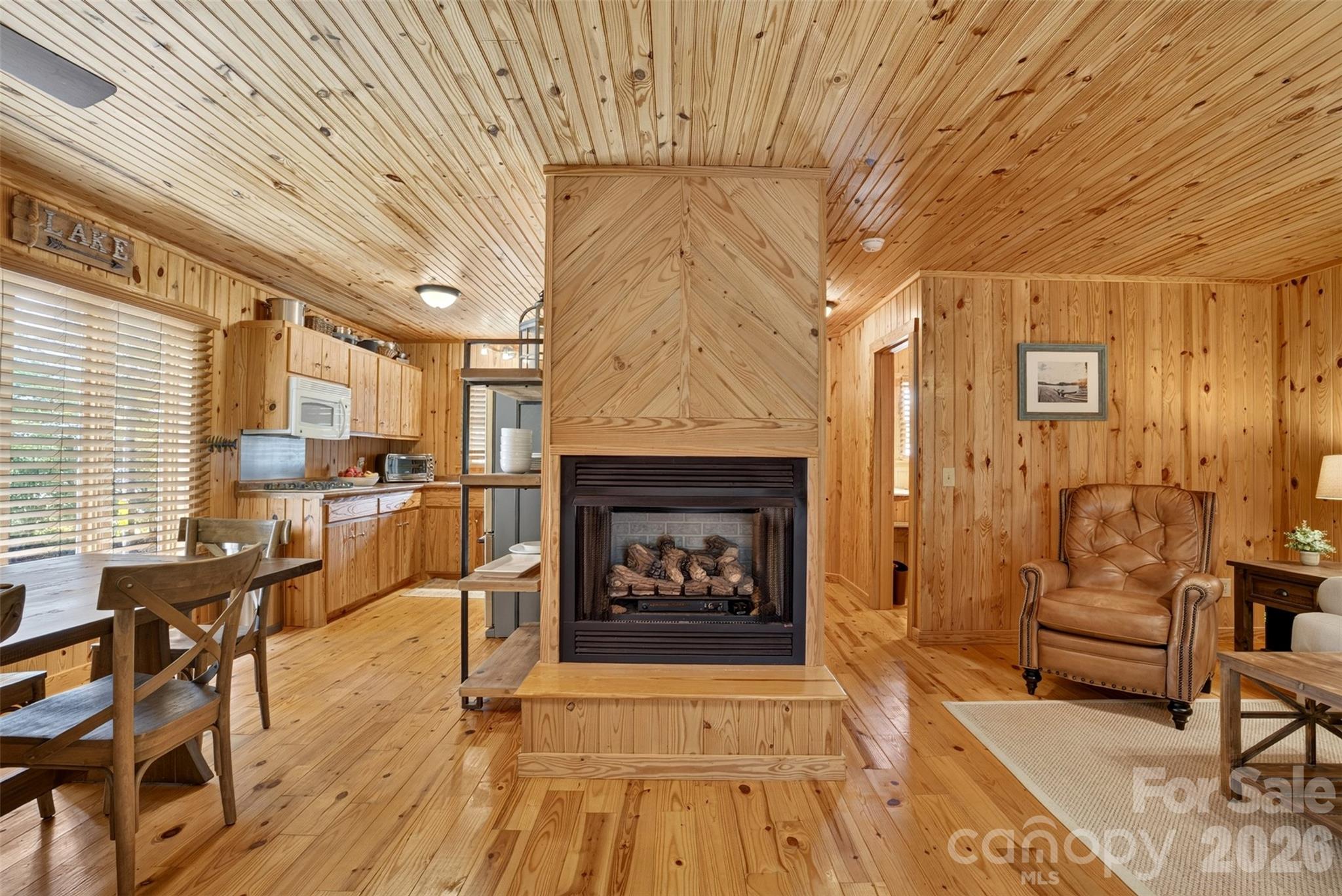 108 Beach Drive — New London