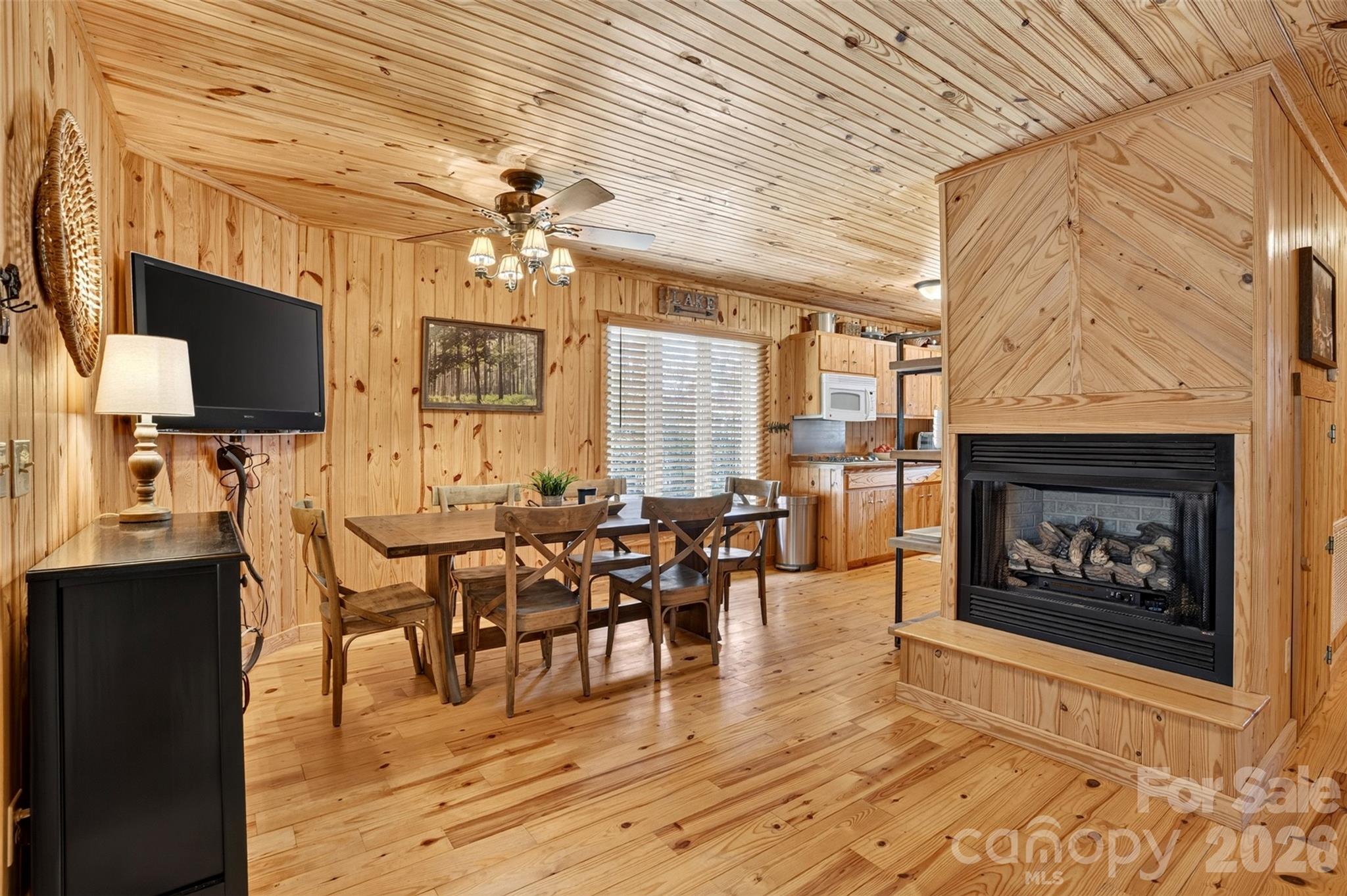108 Beach Drive — New London