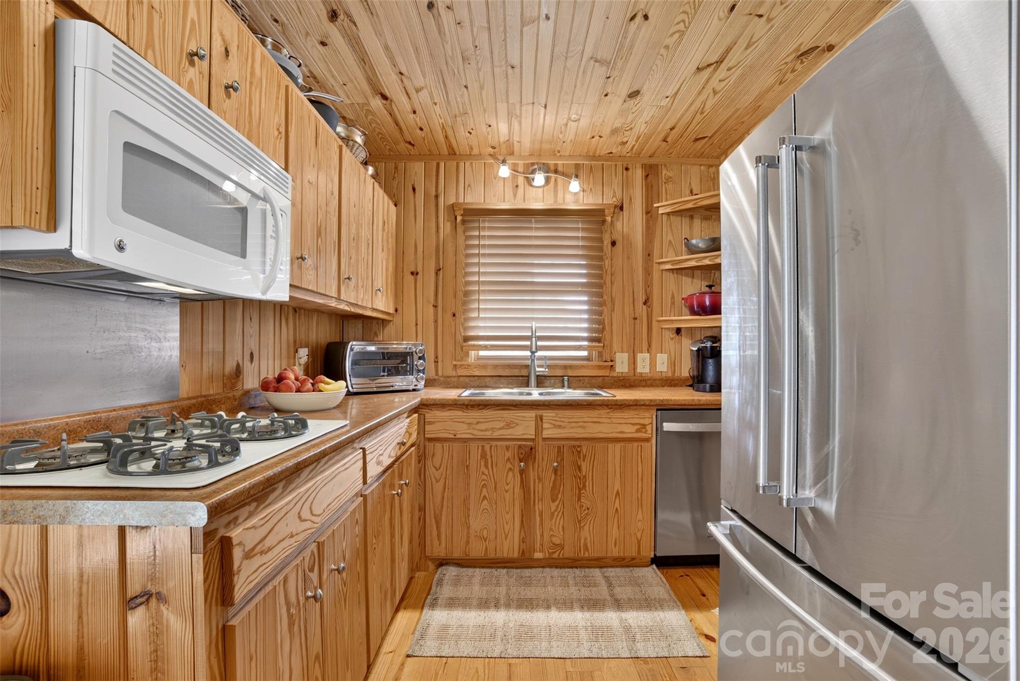 108 Beach Drive — New London