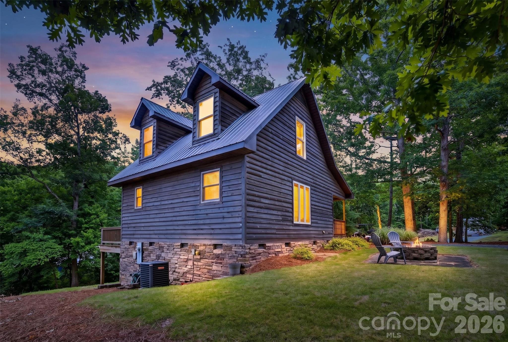 108 Beach Drive — New London