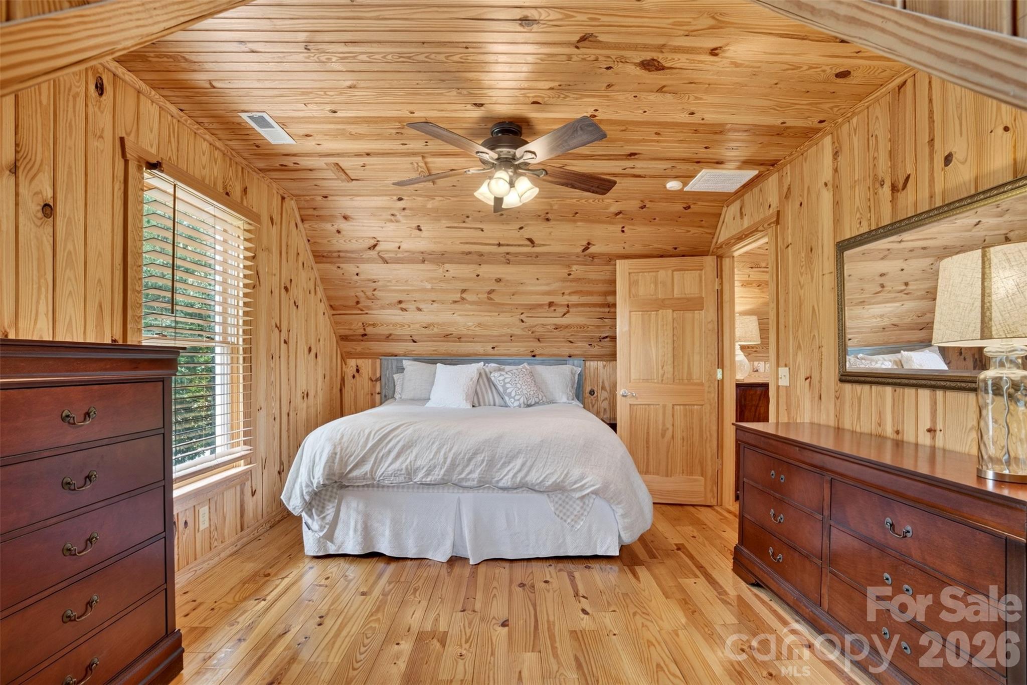 108 Beach Drive — New London