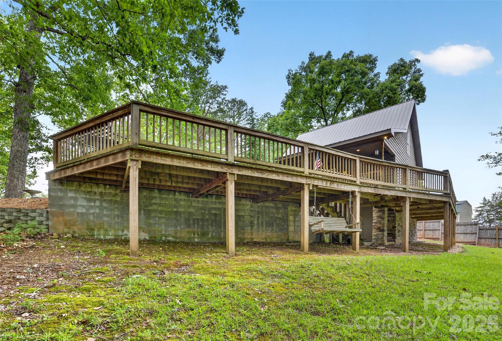 108 Beach Drive — New London