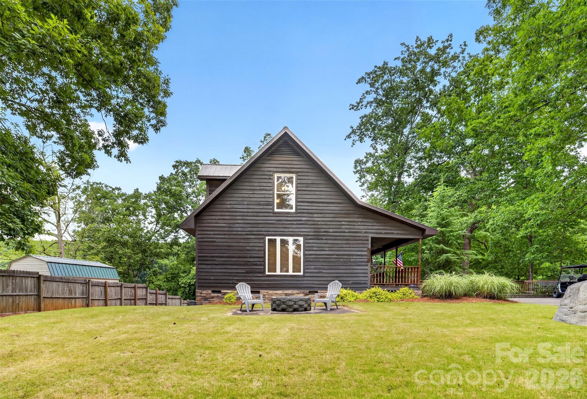 108 Beach Drive — New London
