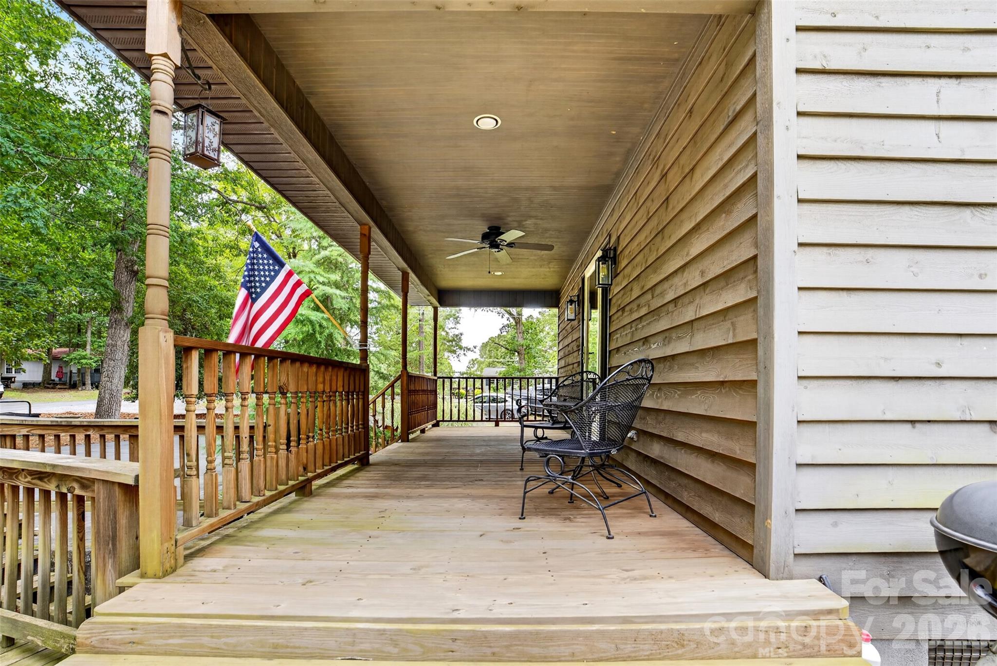 108 Beach Drive — New London