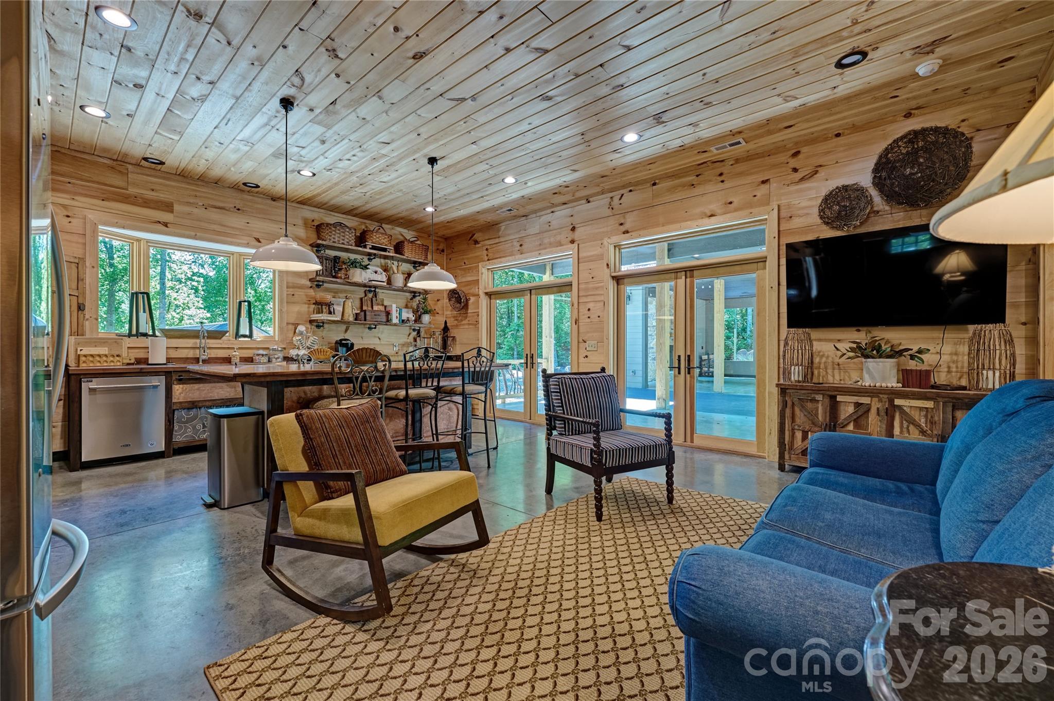 4017 Canada Road — Tuckasegee