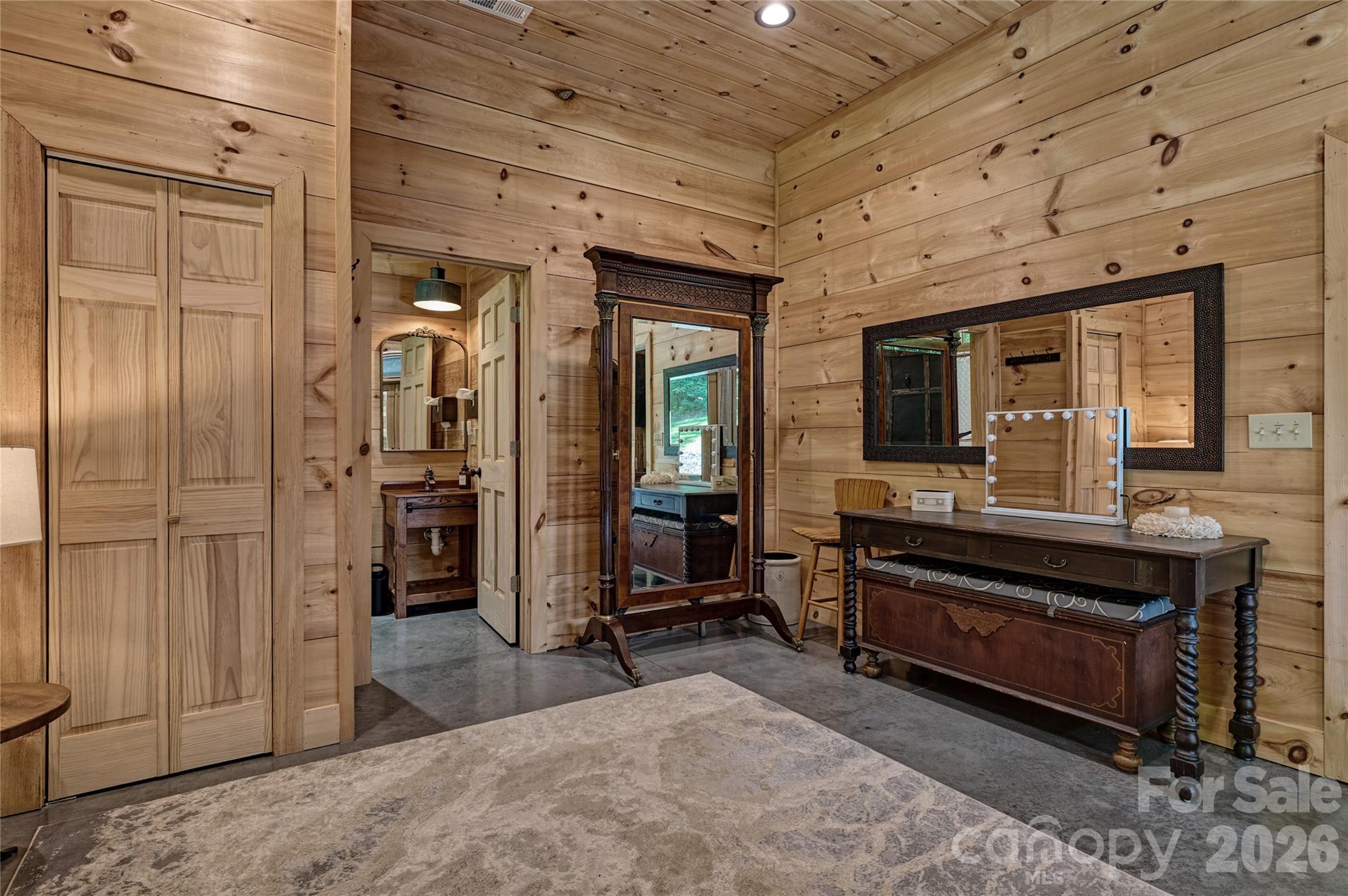 4017 Canada Road — Tuckasegee