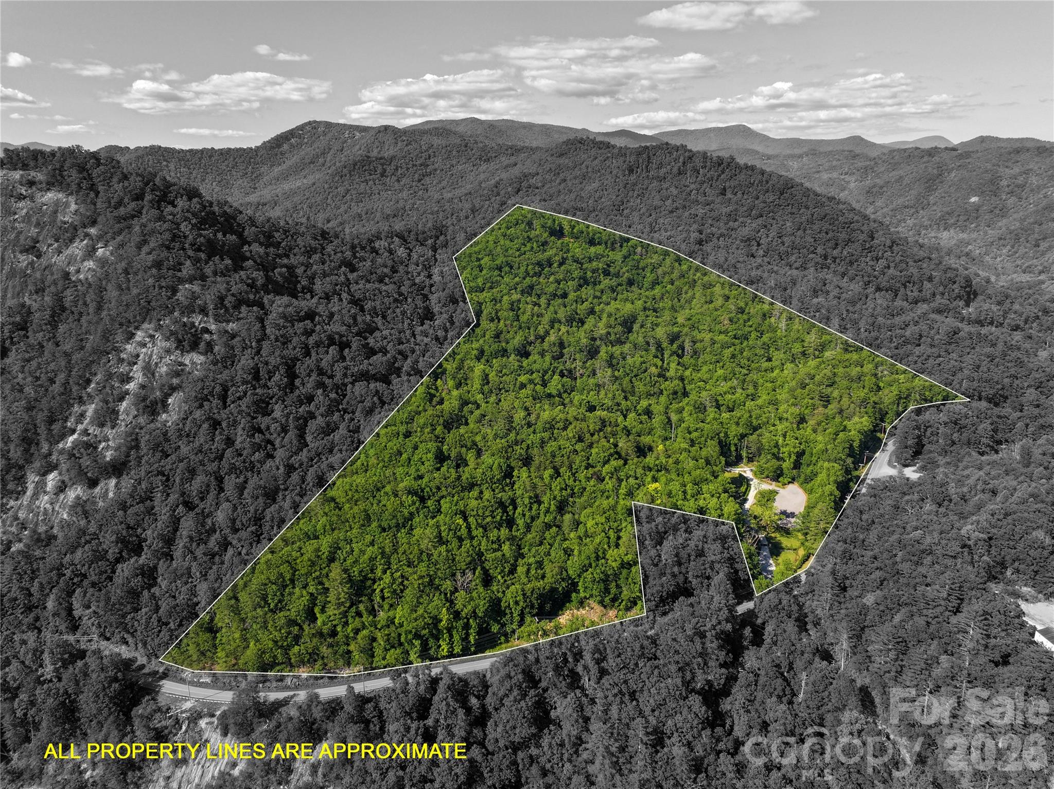 4017 Canada Road — Tuckasegee