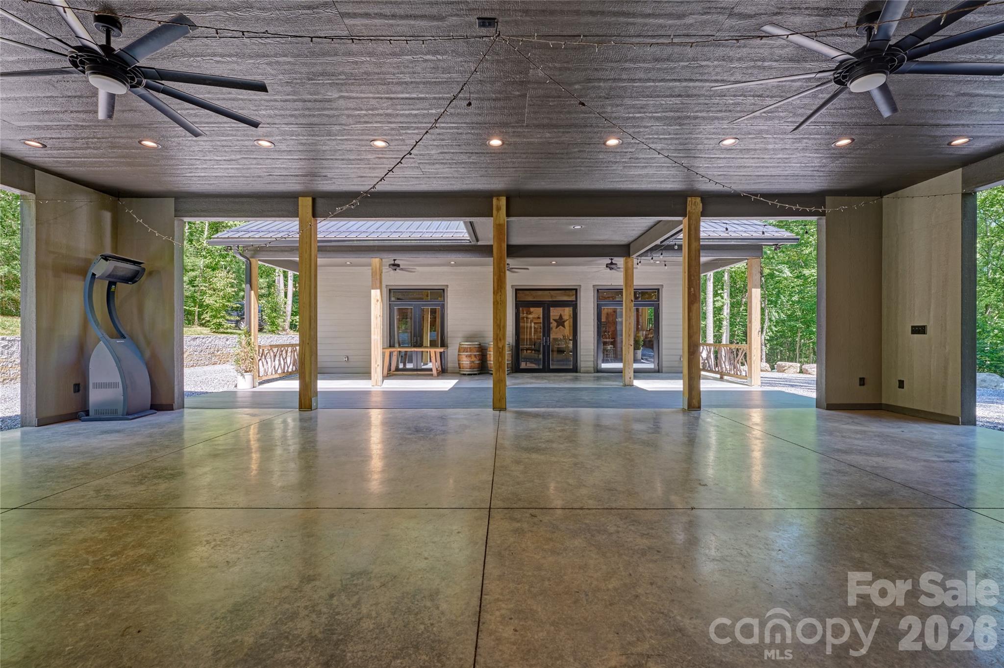 4017 Canada Road — Tuckasegee