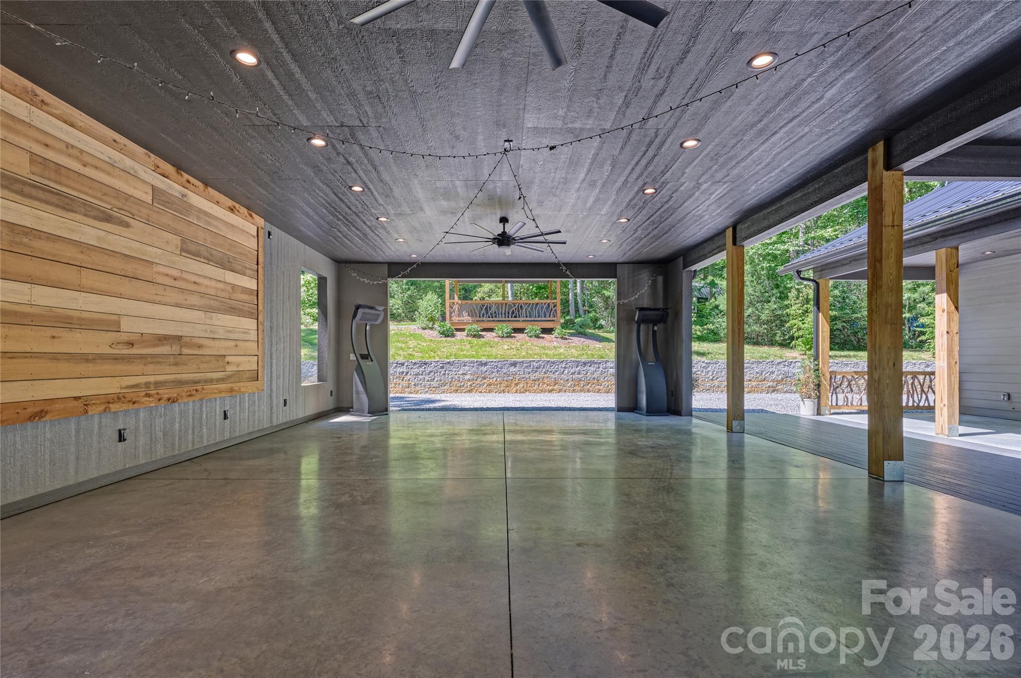 4017 Canada Road — Tuckasegee