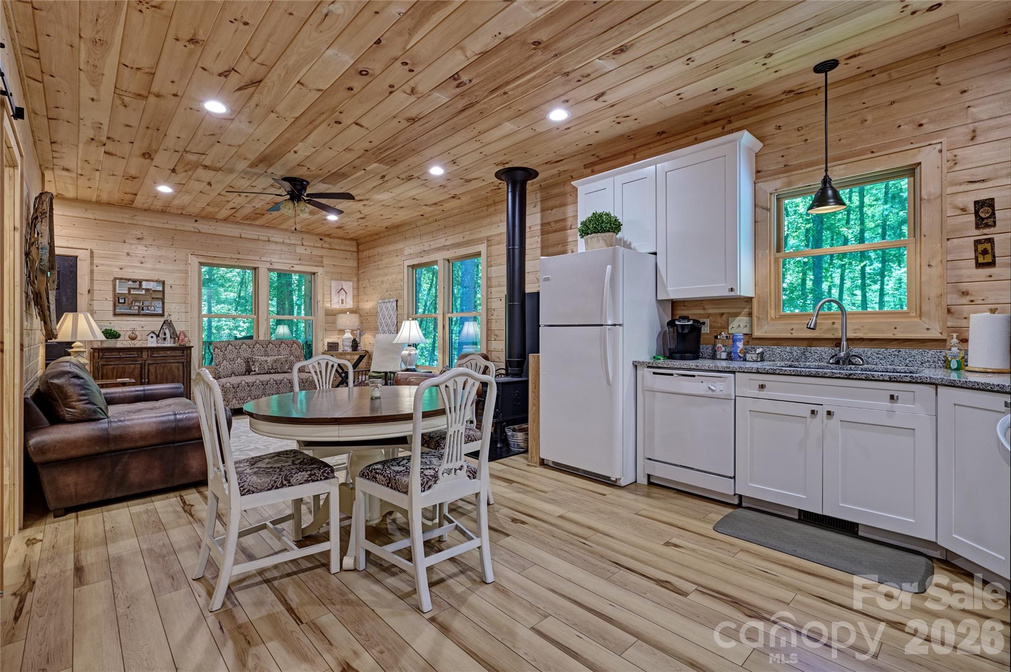 4017 Canada Road — Tuckasegee