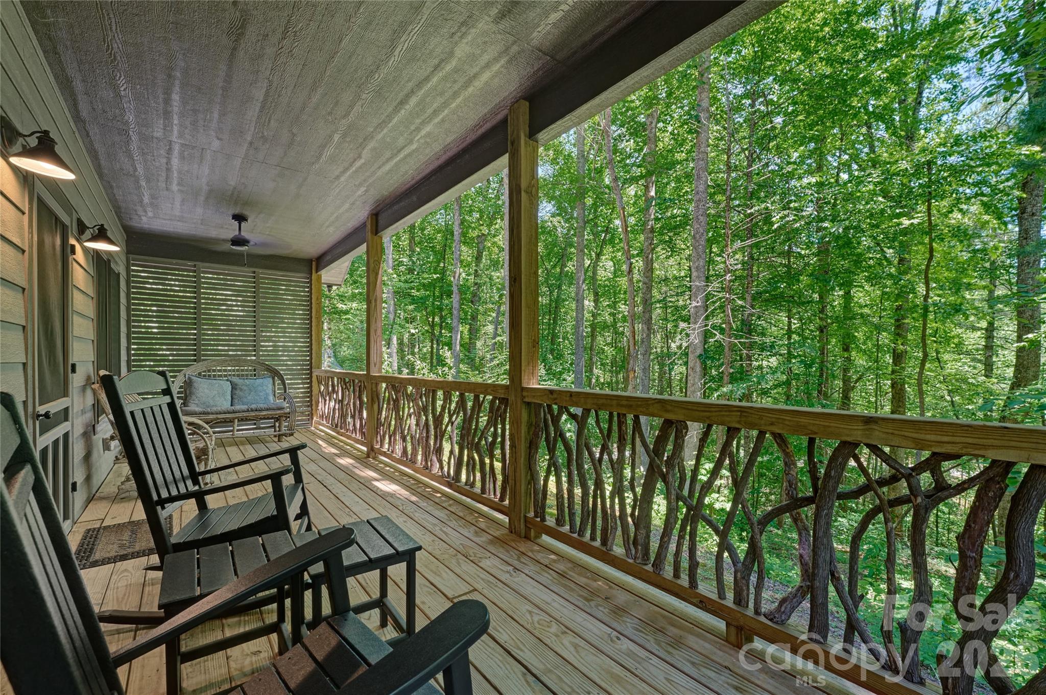 4017 Canada Road — Tuckasegee