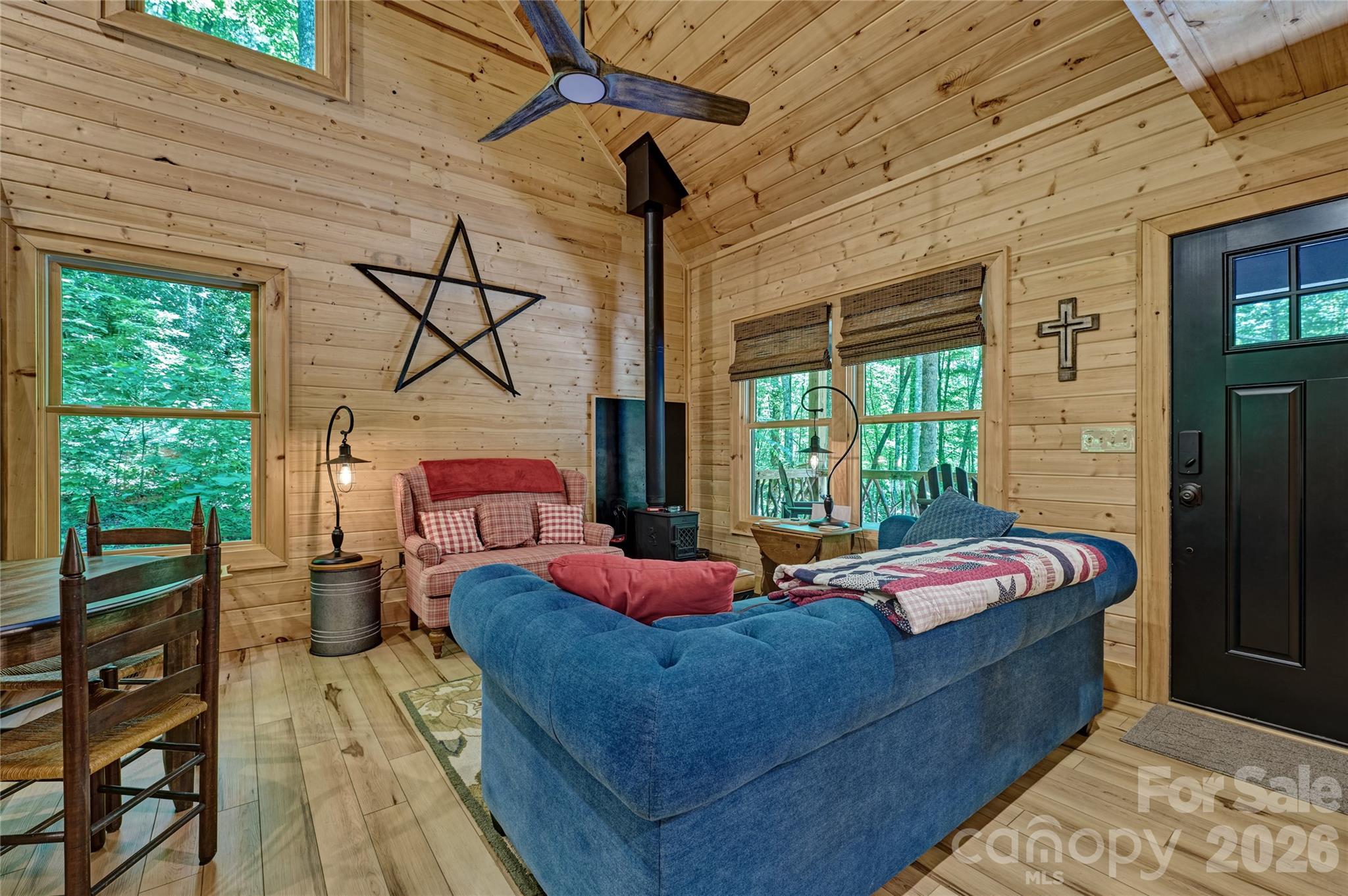 4017 Canada Road — Tuckasegee