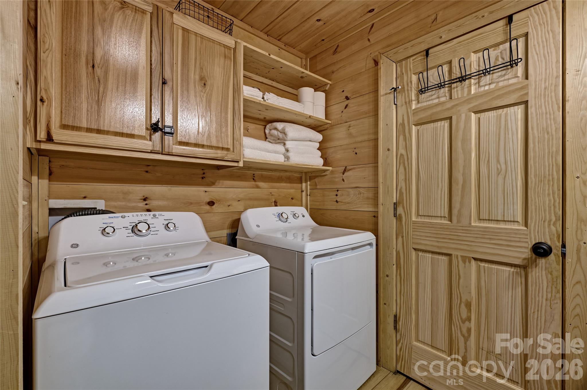 4017 Canada Road — Tuckasegee
