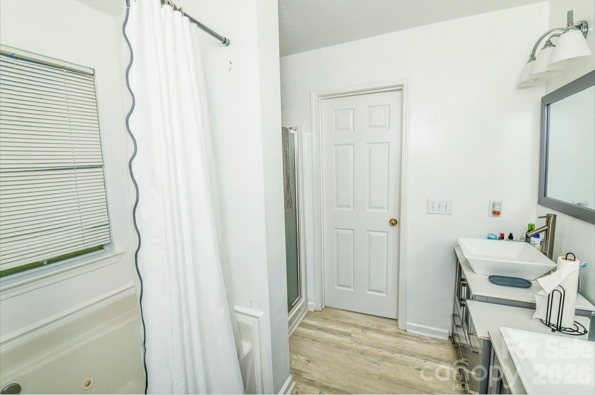 10132 Ashley Farm Drive — Matthews