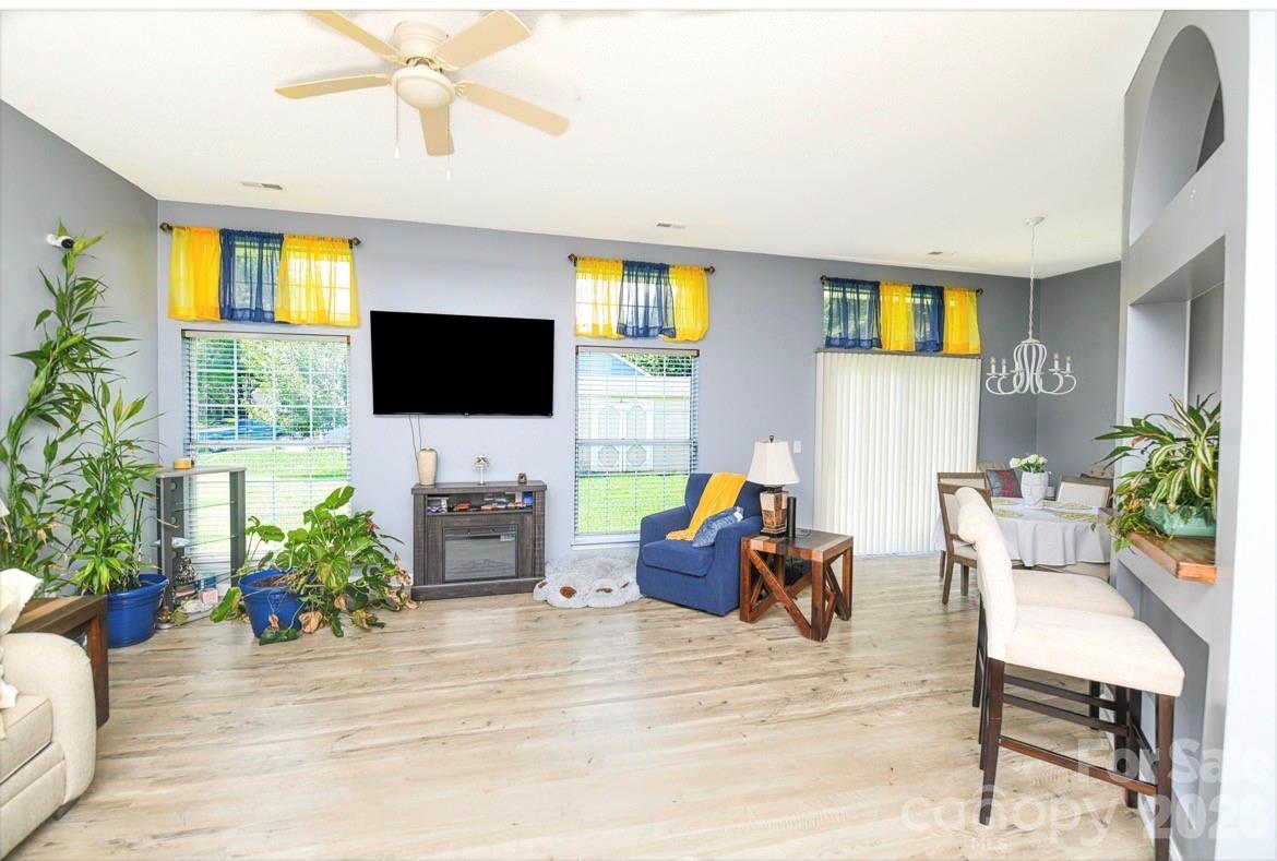10132 Ashley Farm Drive — Matthews