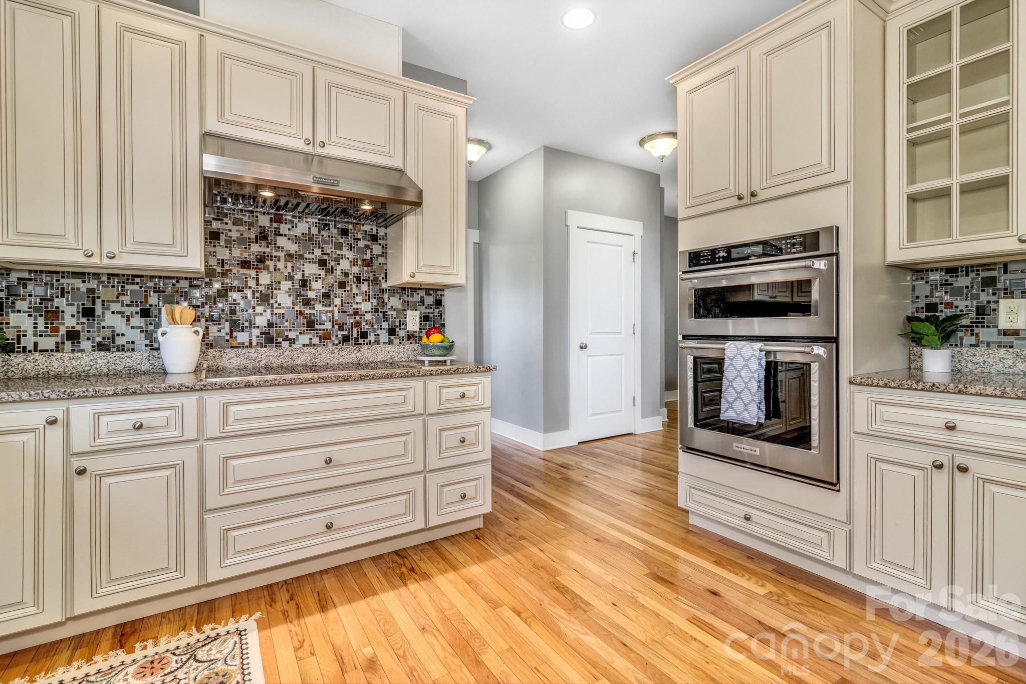 18 Byrdcliffe Lane — Asheville