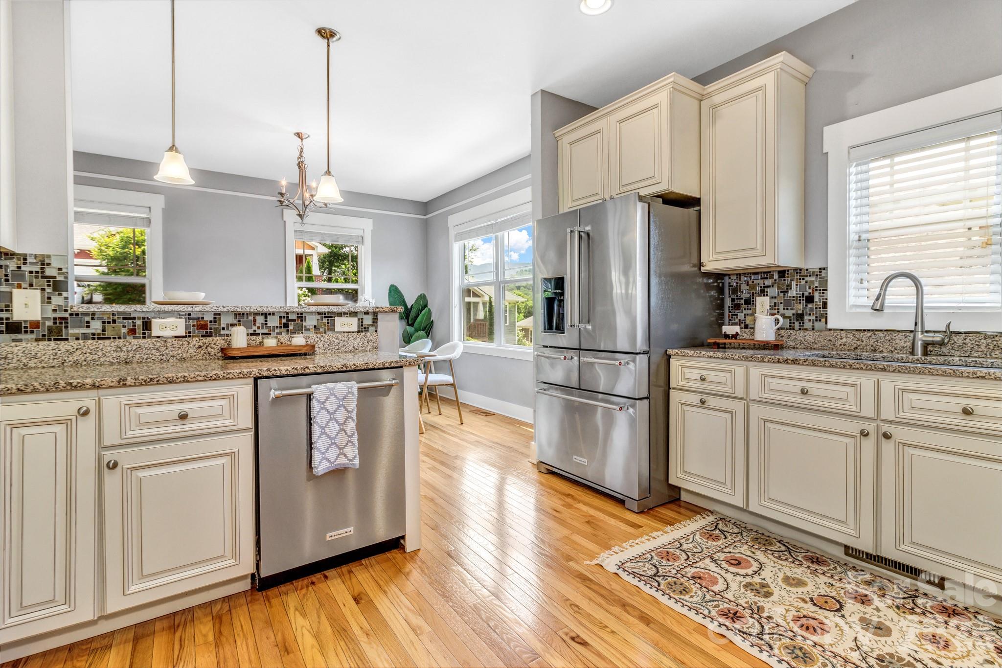 18 Byrdcliffe Lane — Asheville