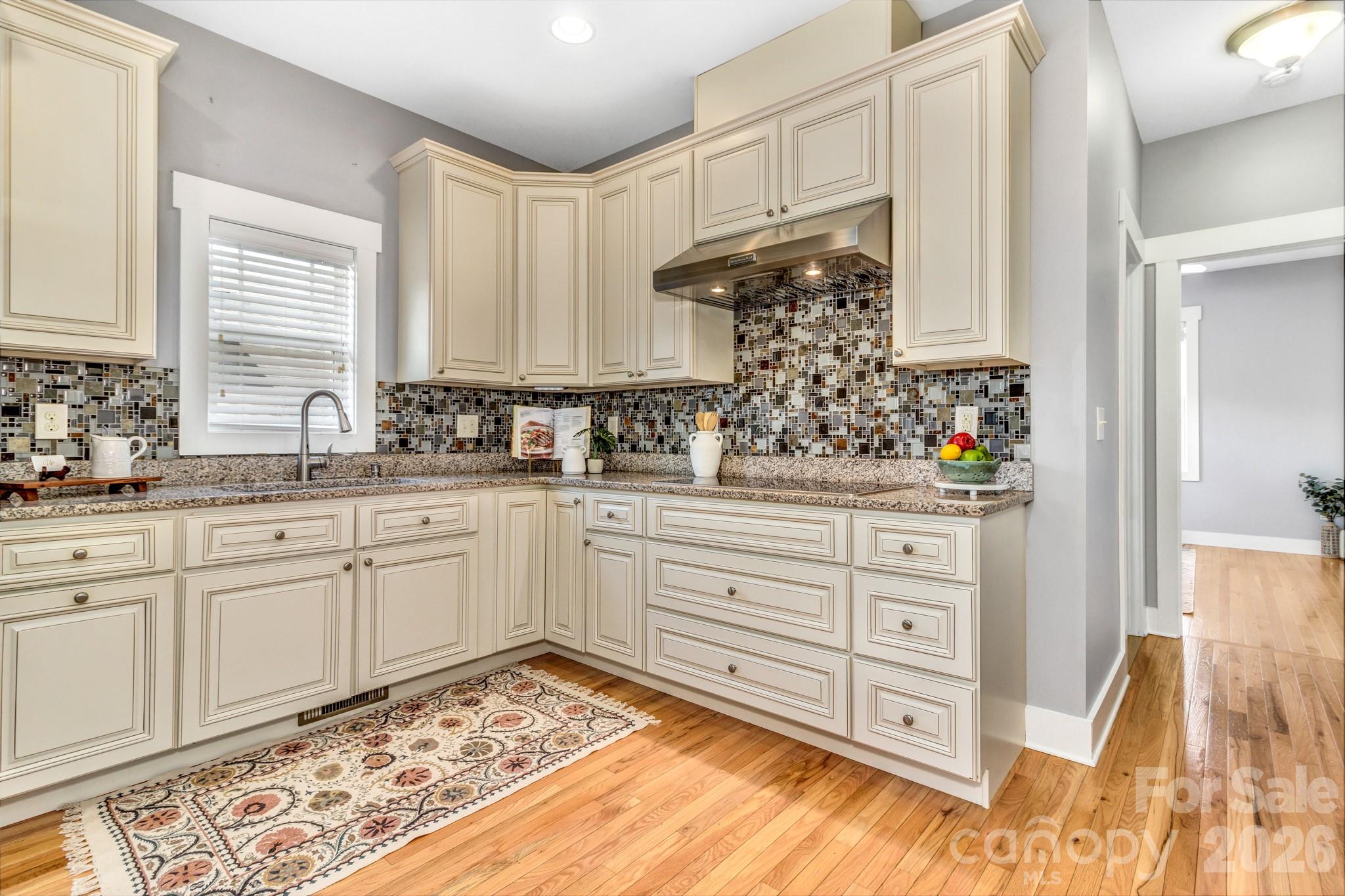 18 Byrdcliffe Lane — Asheville