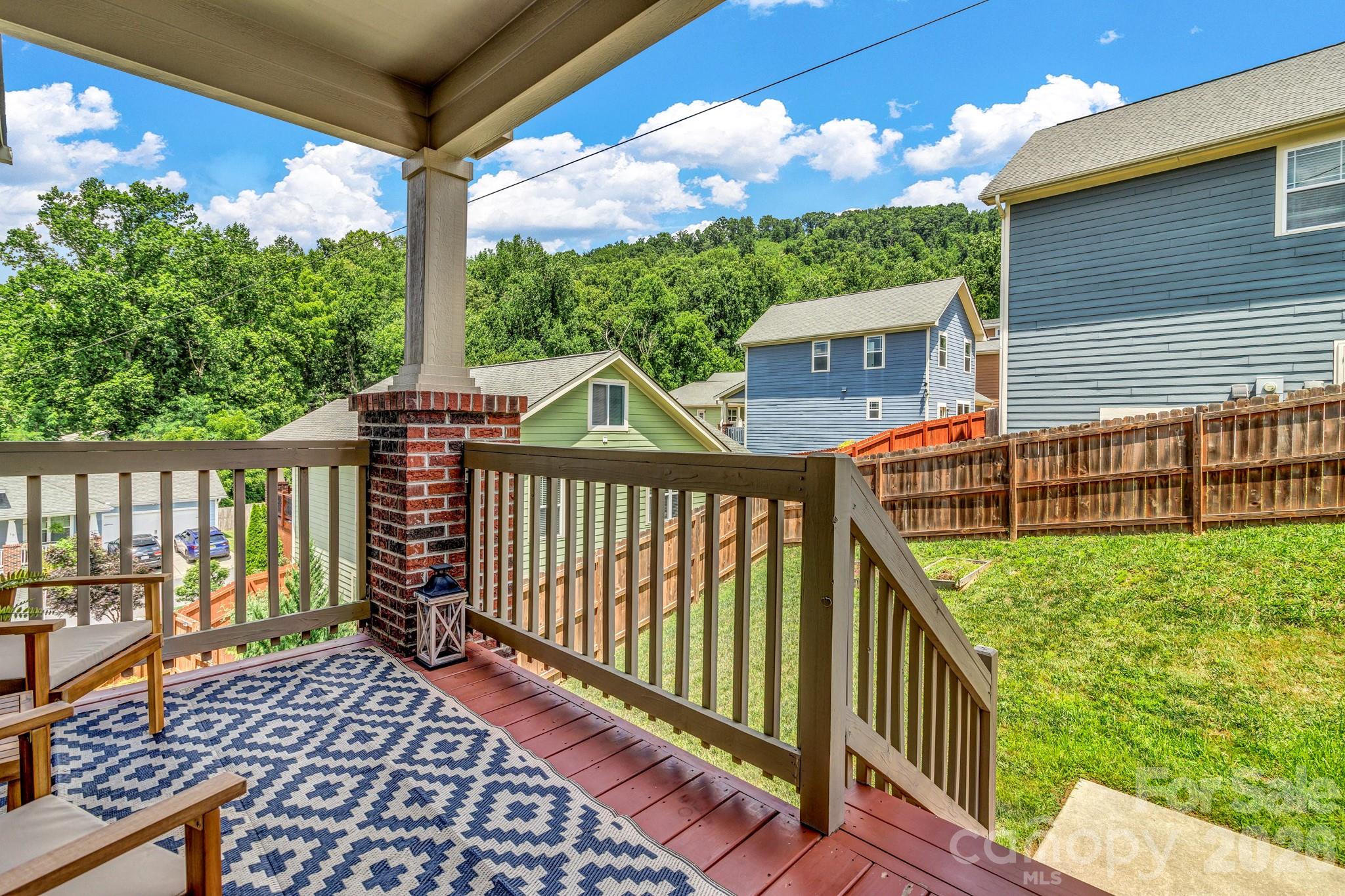 18 Byrdcliffe Lane — Asheville