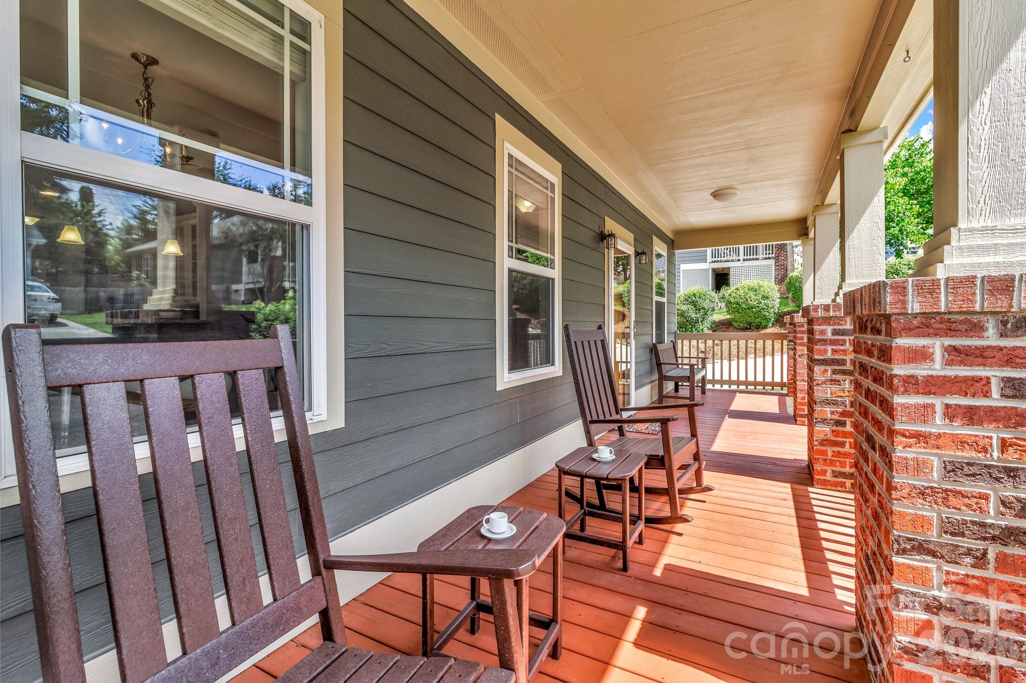 18 Byrdcliffe Lane — Asheville