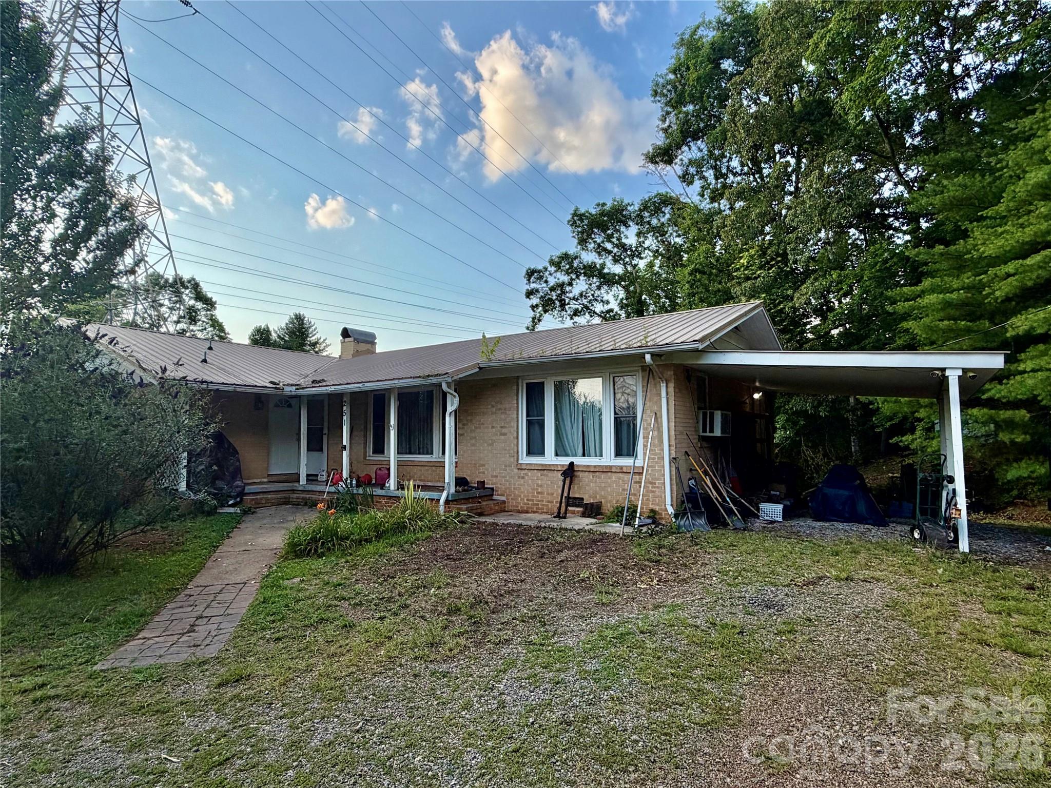 251 Cox Road — Pisgah Forest