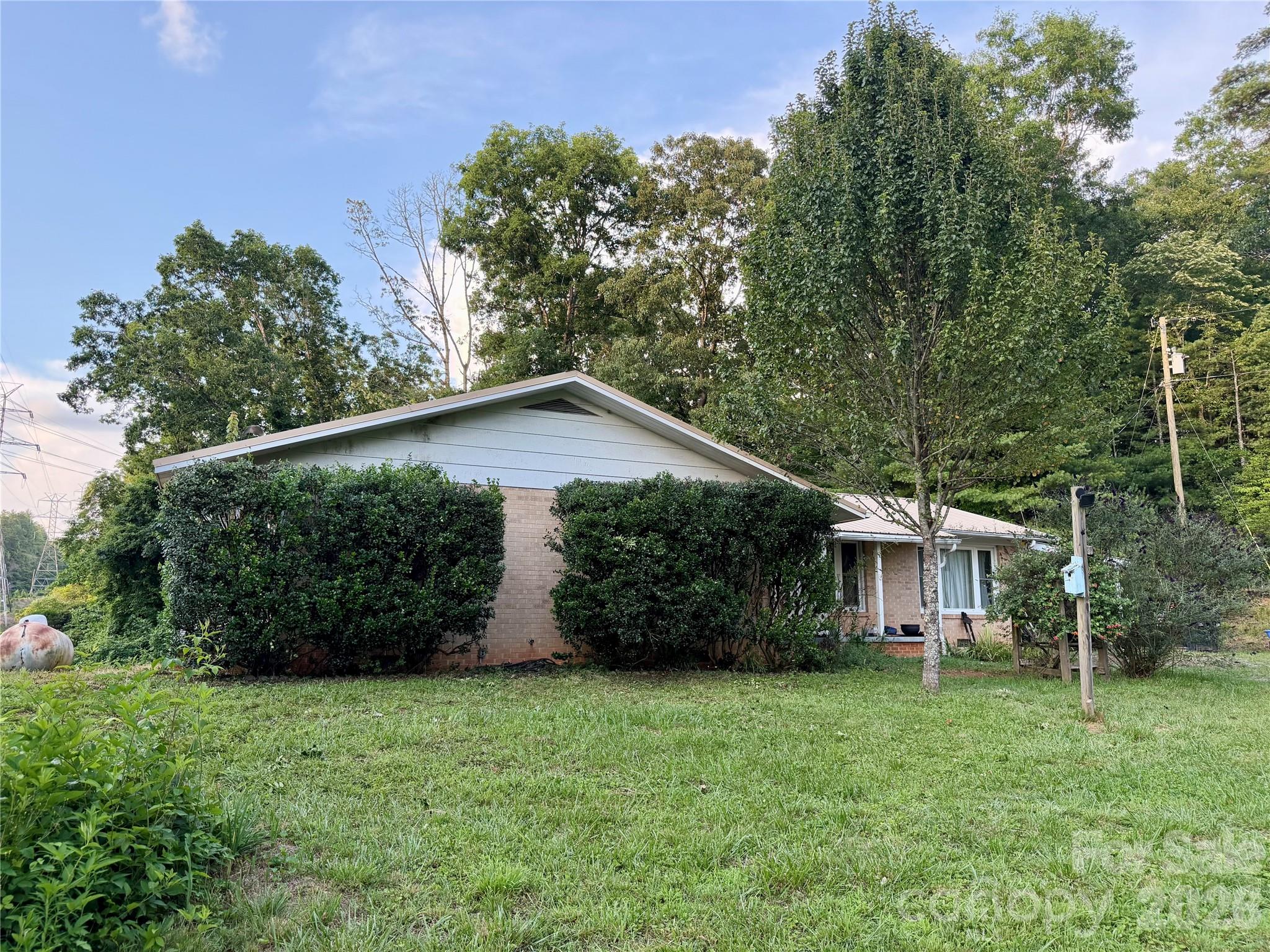 251 Cox Road — Pisgah Forest