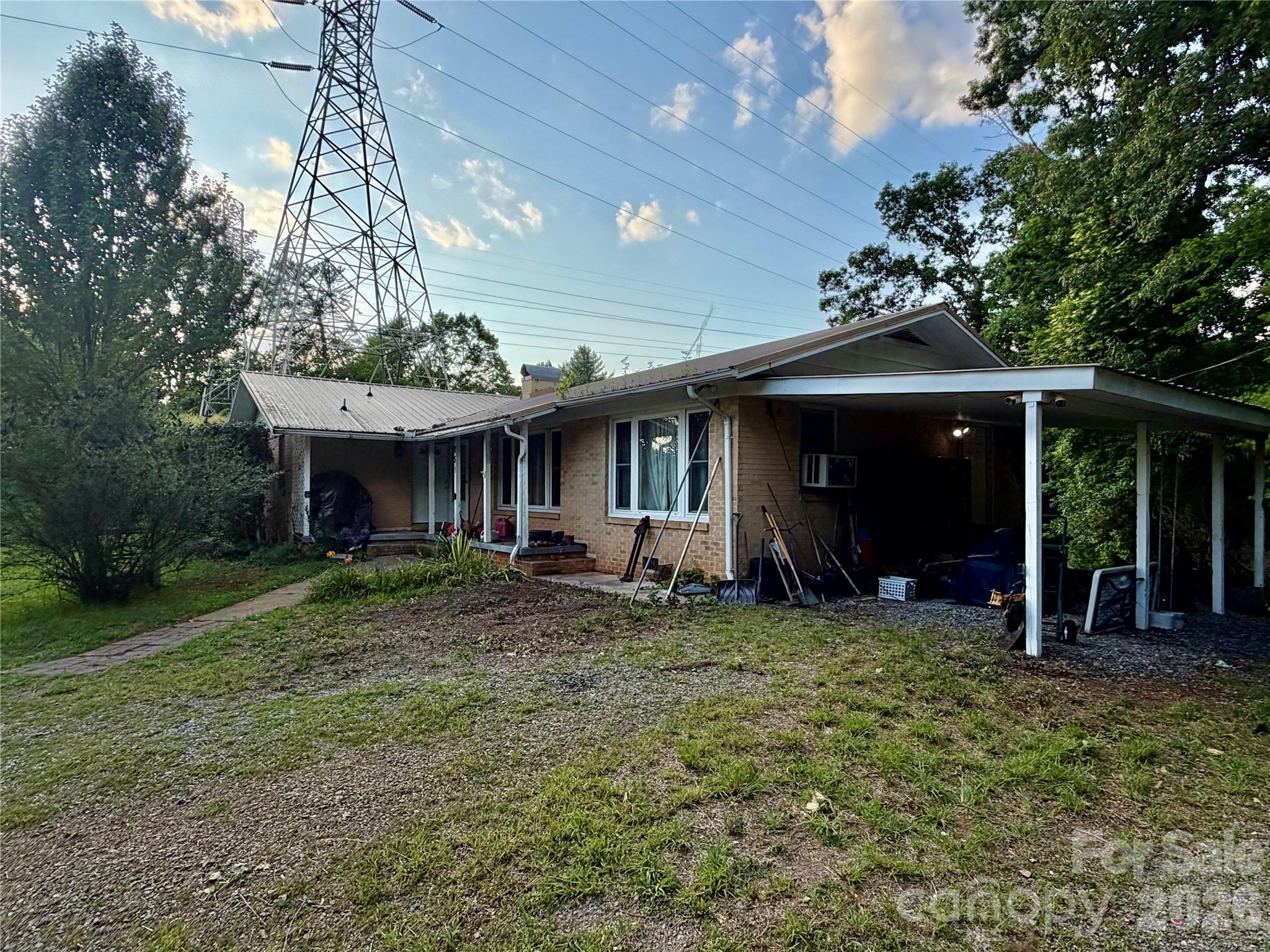 251 Cox Road — Pisgah Forest
