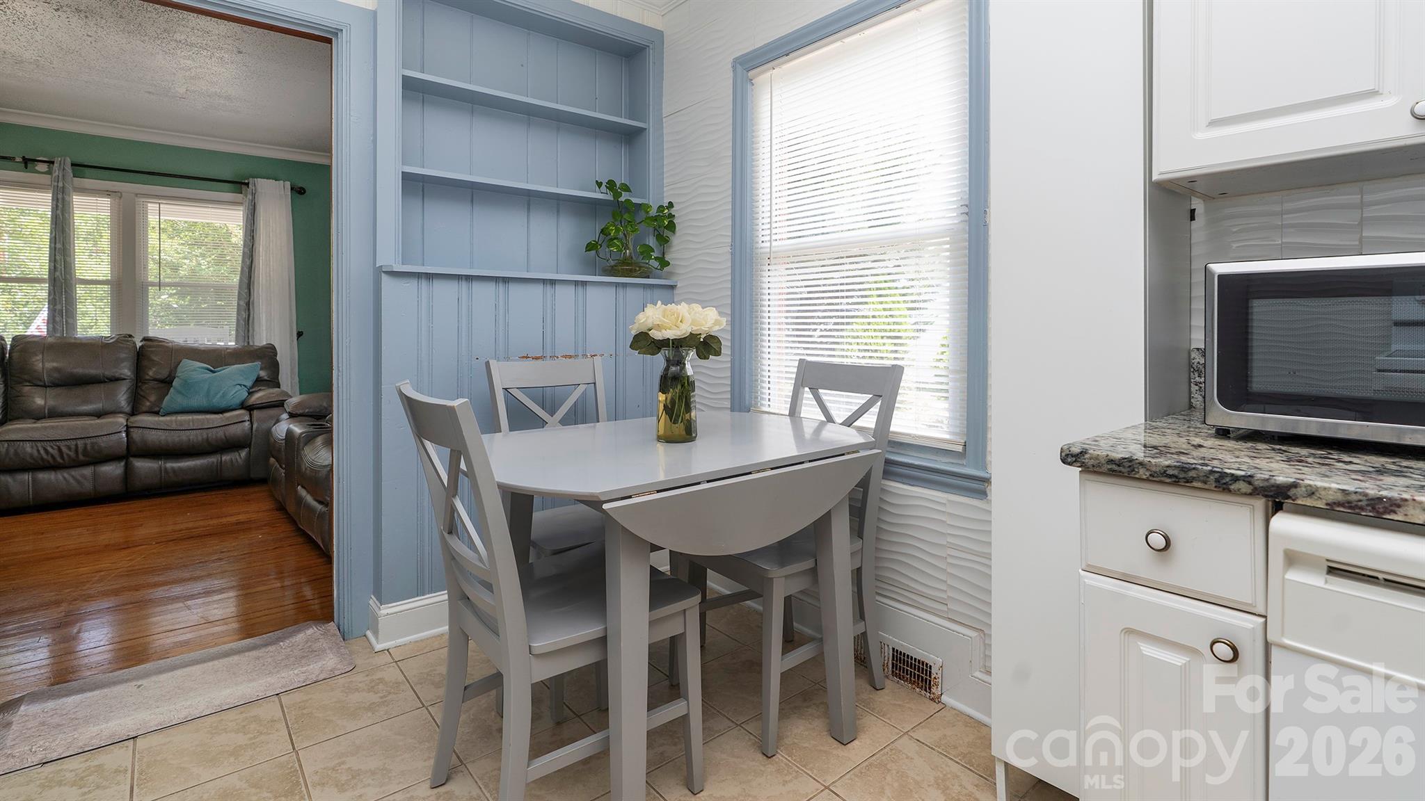 7816 E Lane Drive — Charlotte