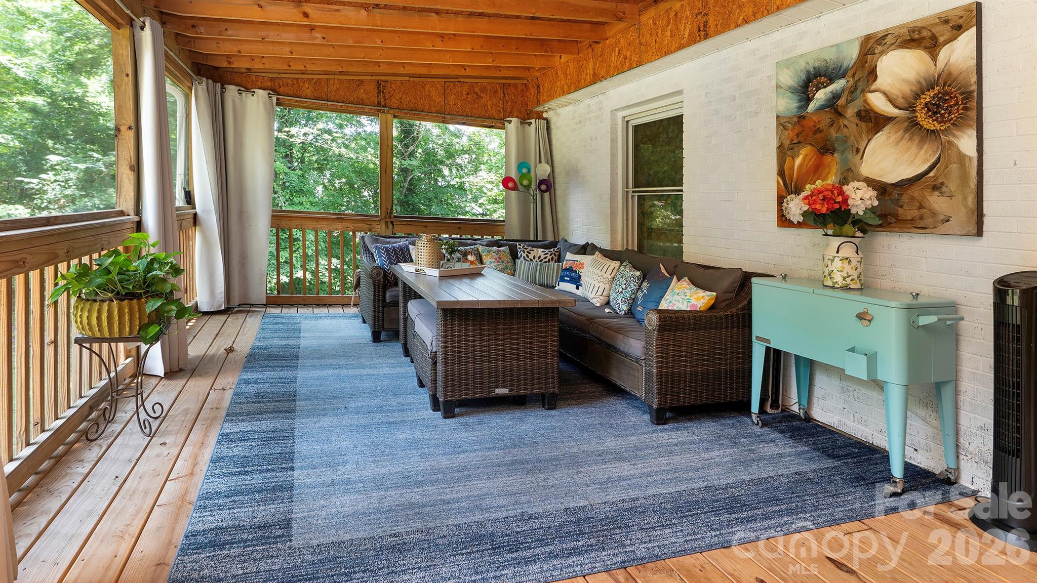 7816 E Lane Drive — Charlotte