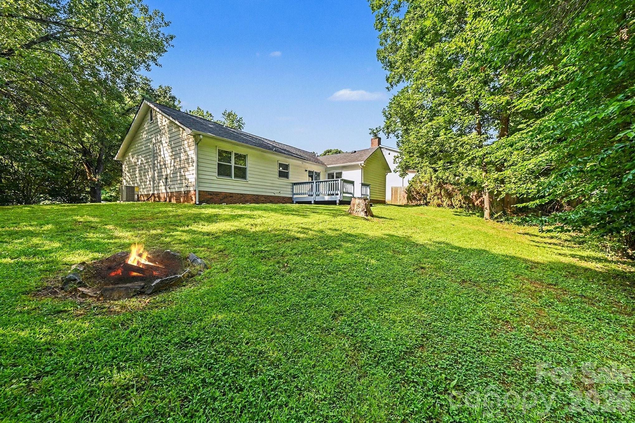 6804 Streamside Drive — Charlotte