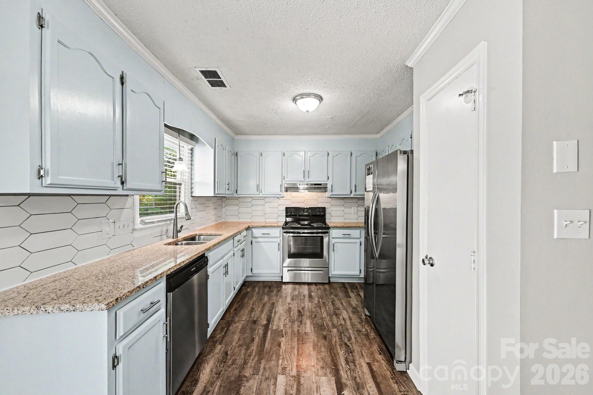 6804 Streamside Drive — Charlotte
