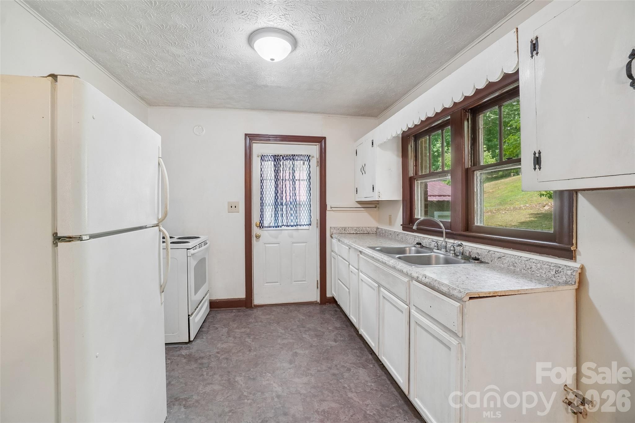 611 Reeves Cove Road — Candler