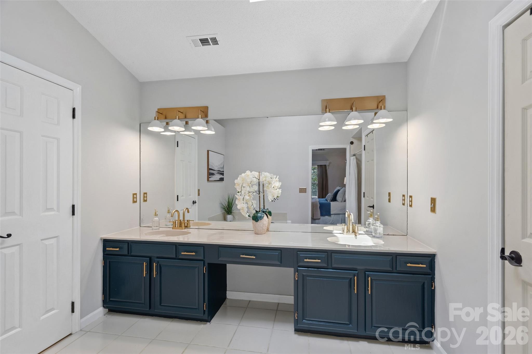 12500 Angel Oak Drive — Huntersville