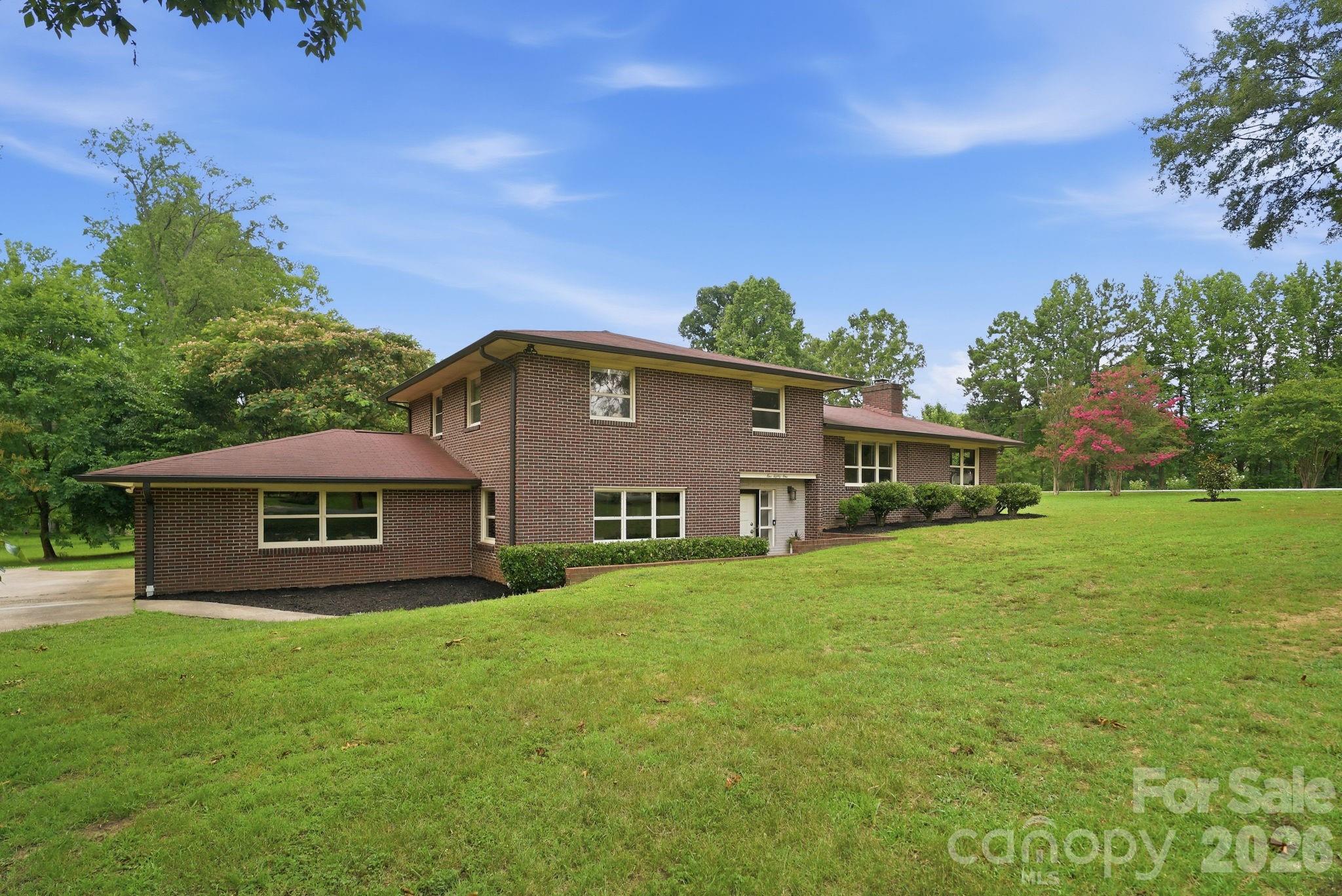 181 Woodlynn Drive — Charlotte