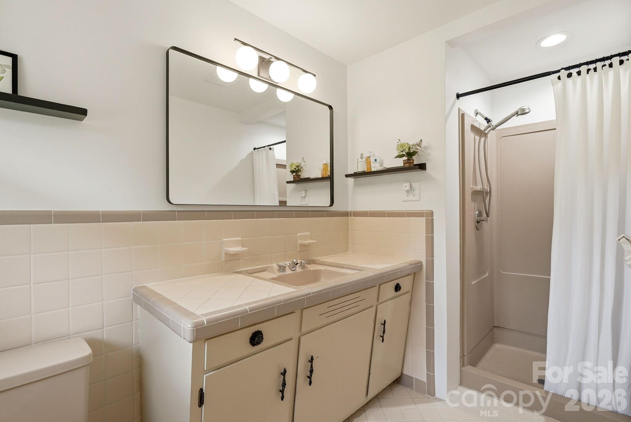 181 Woodlynn Drive — Charlotte