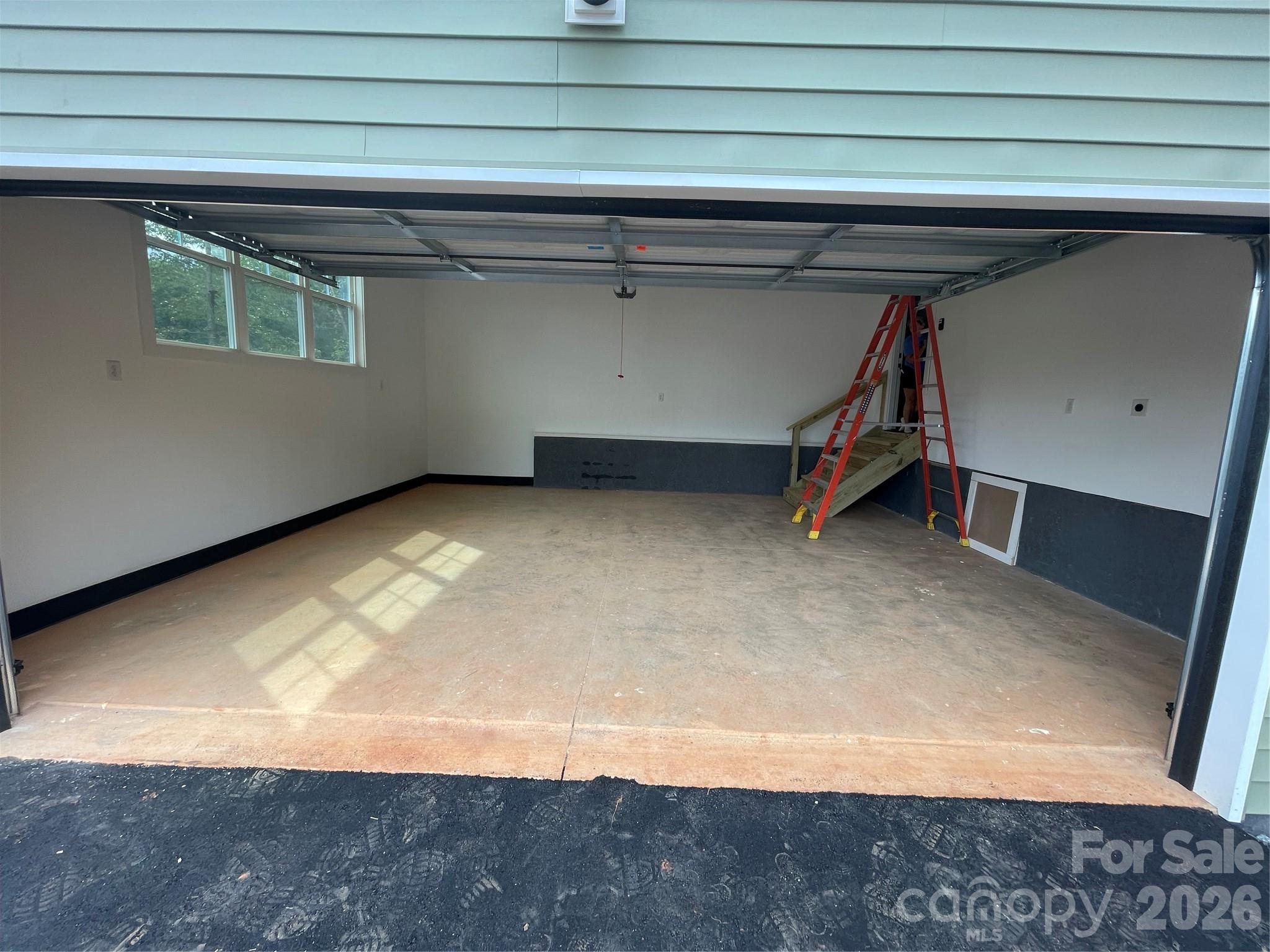 321 Whispering Pines Circle — Forest City