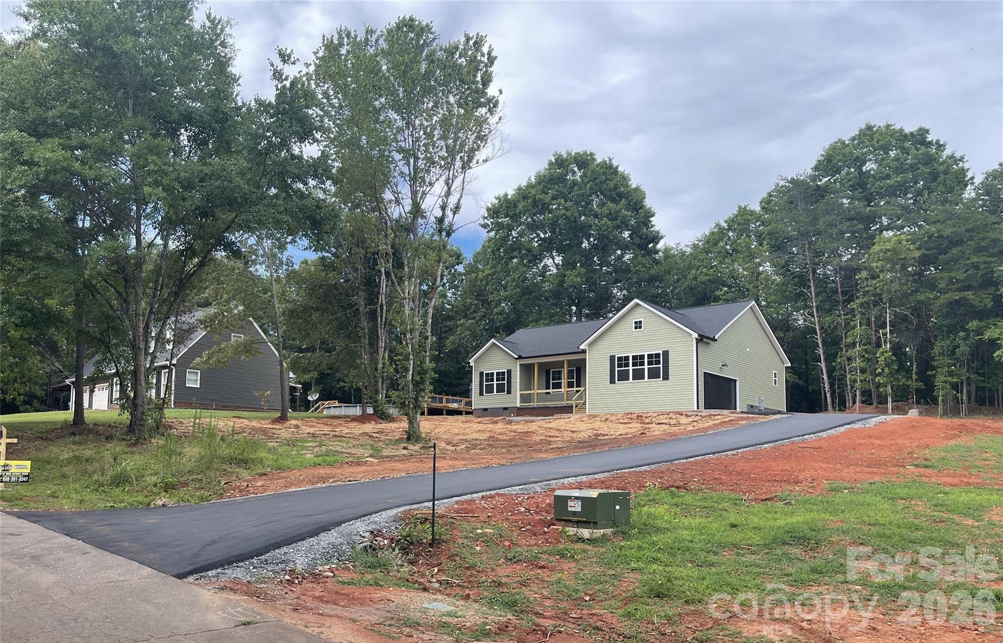 321 Whispering Pines Circle — Forest City