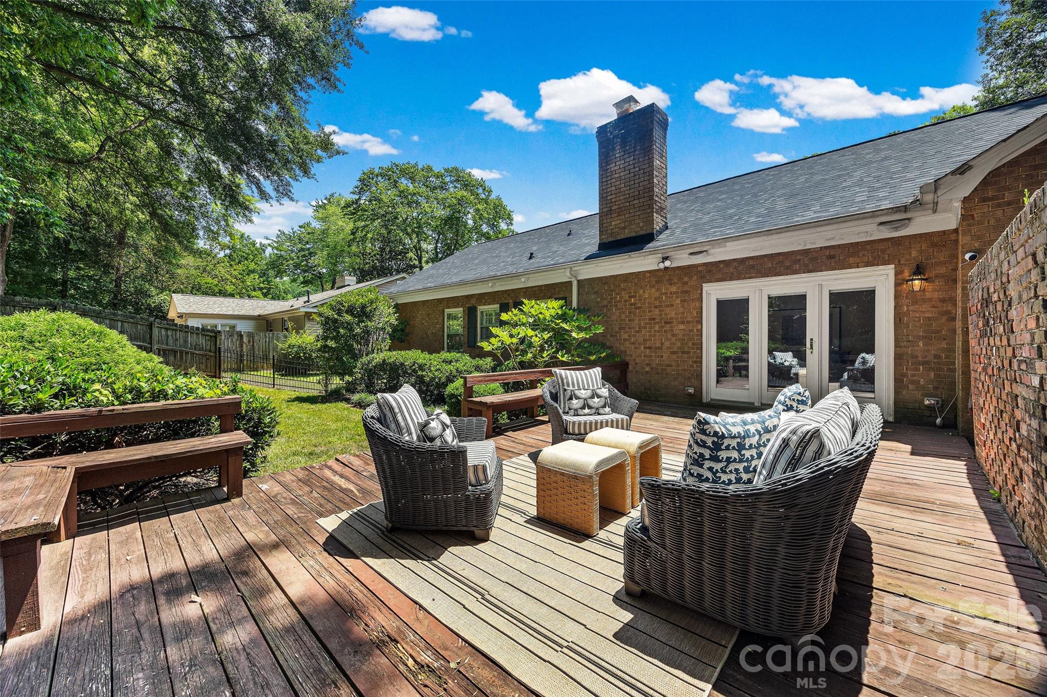 3826 Severn Avenue — Charlotte