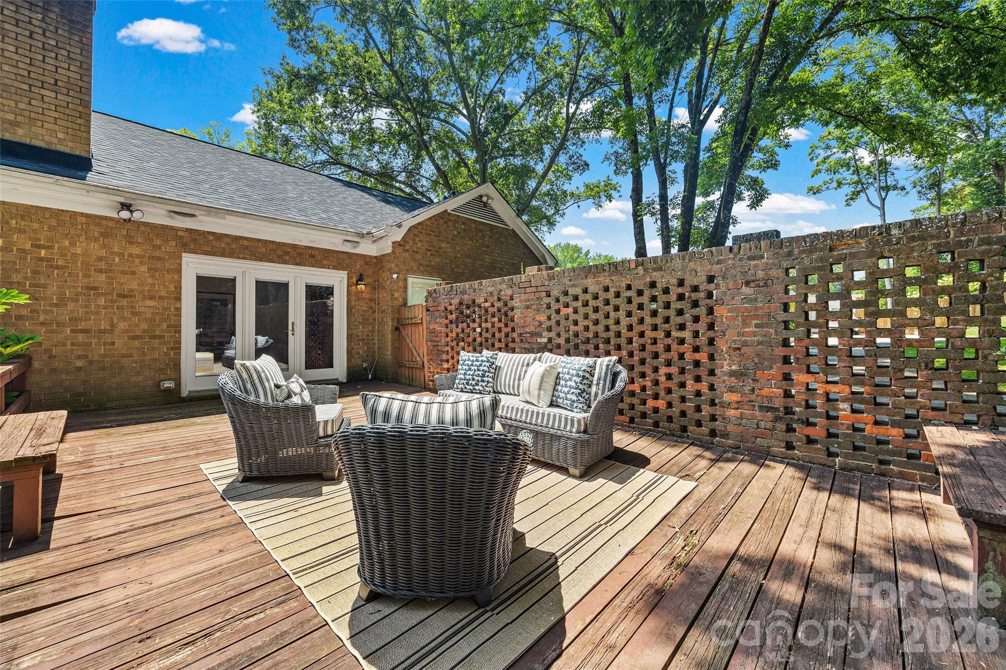 3826 Severn Avenue — Charlotte