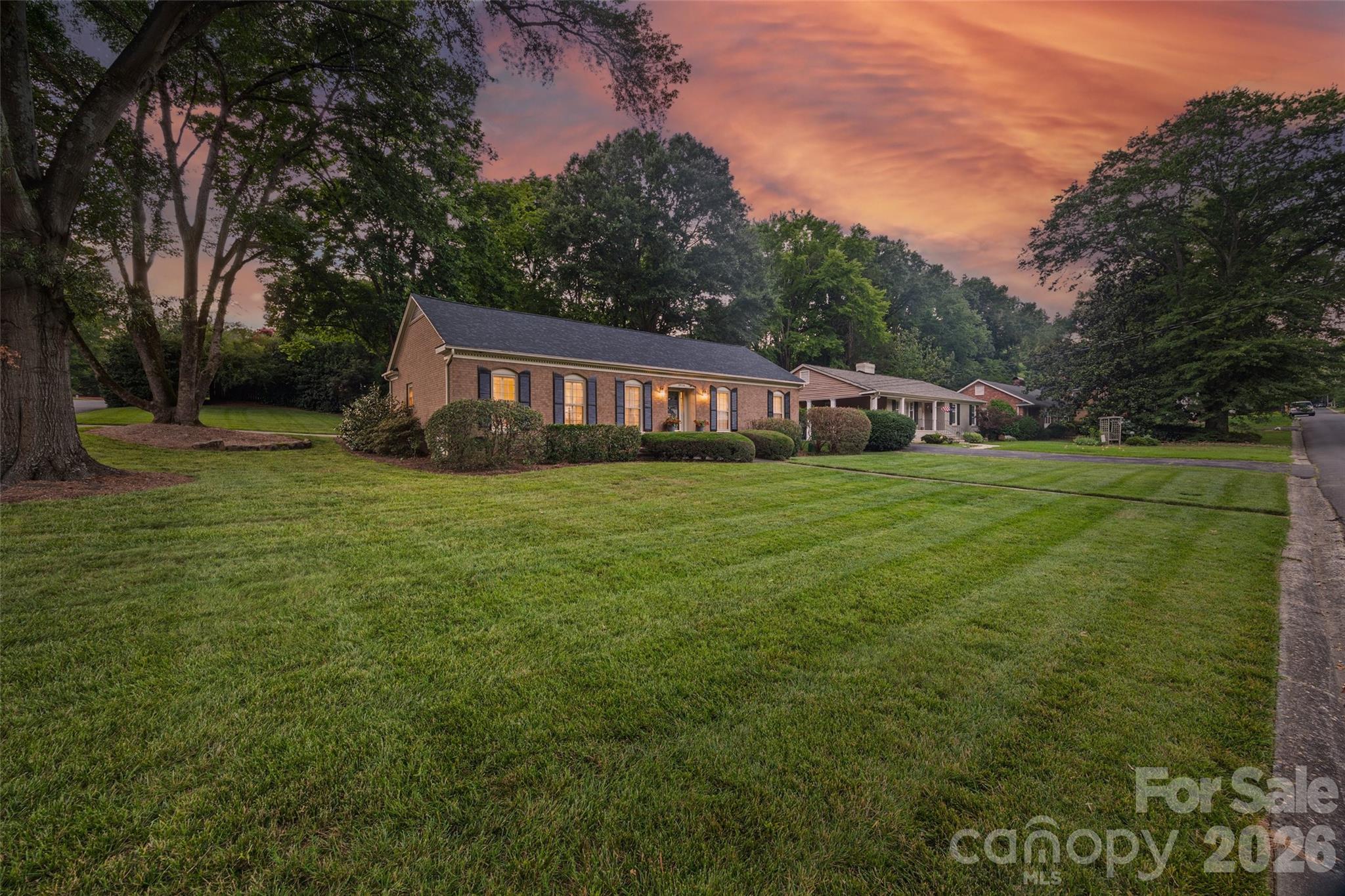 3826 Severn Avenue — Charlotte