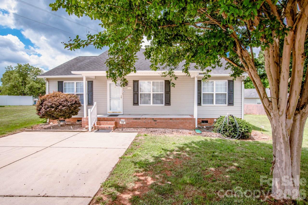 104 Birch Court — China Grove