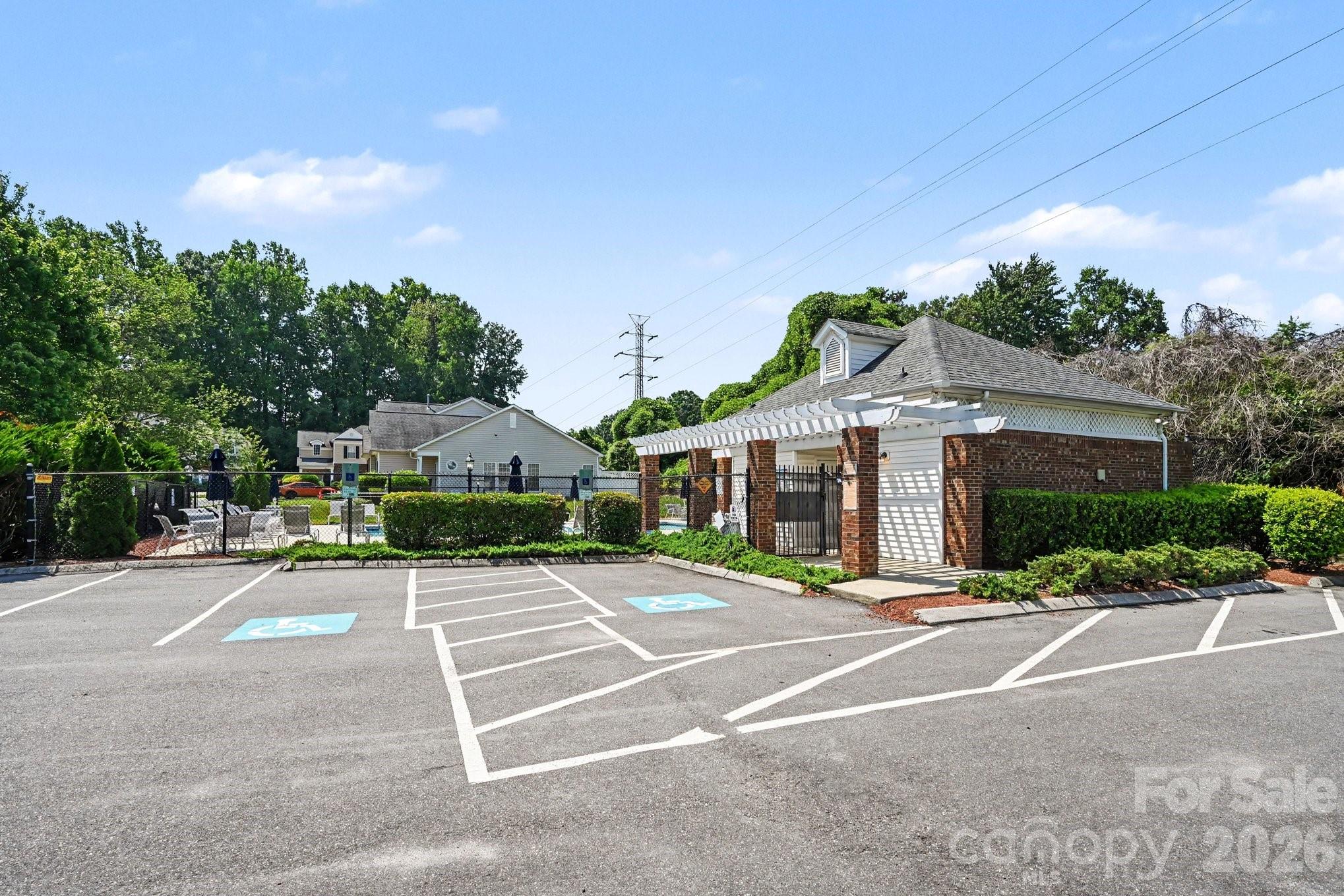 5338 Silabert Avenue — Charlotte