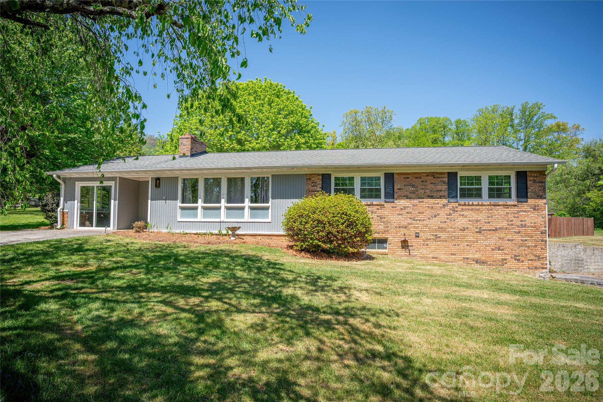 7 Lula Cove Road — Weaverville