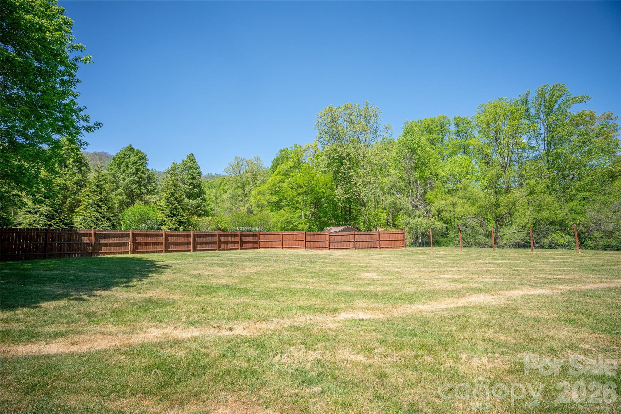 7 Lula Cove Road — Weaverville
