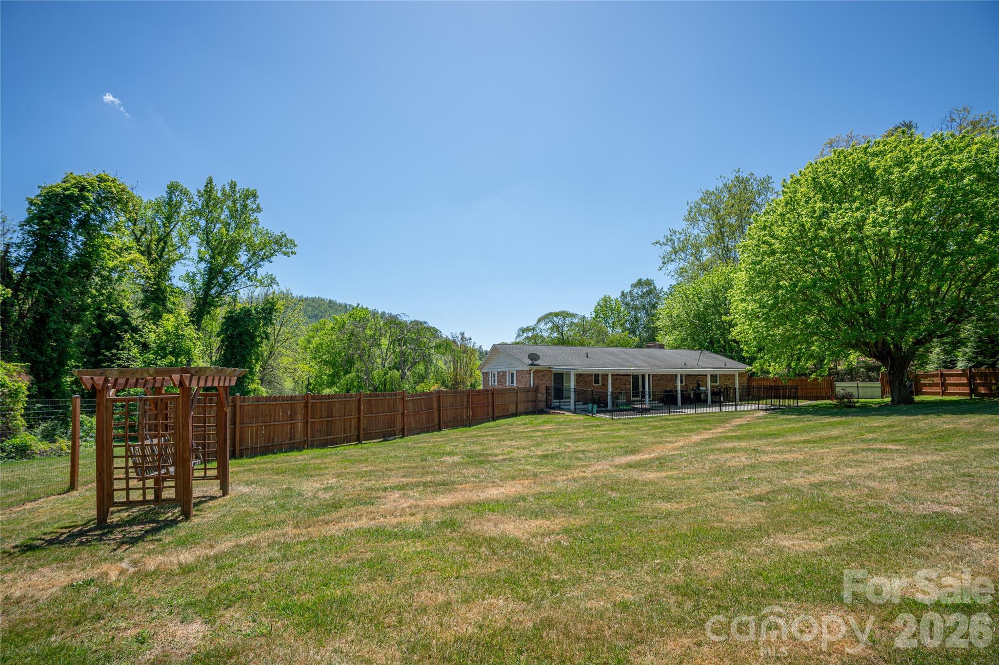 7 Lula Cove Road — Weaverville